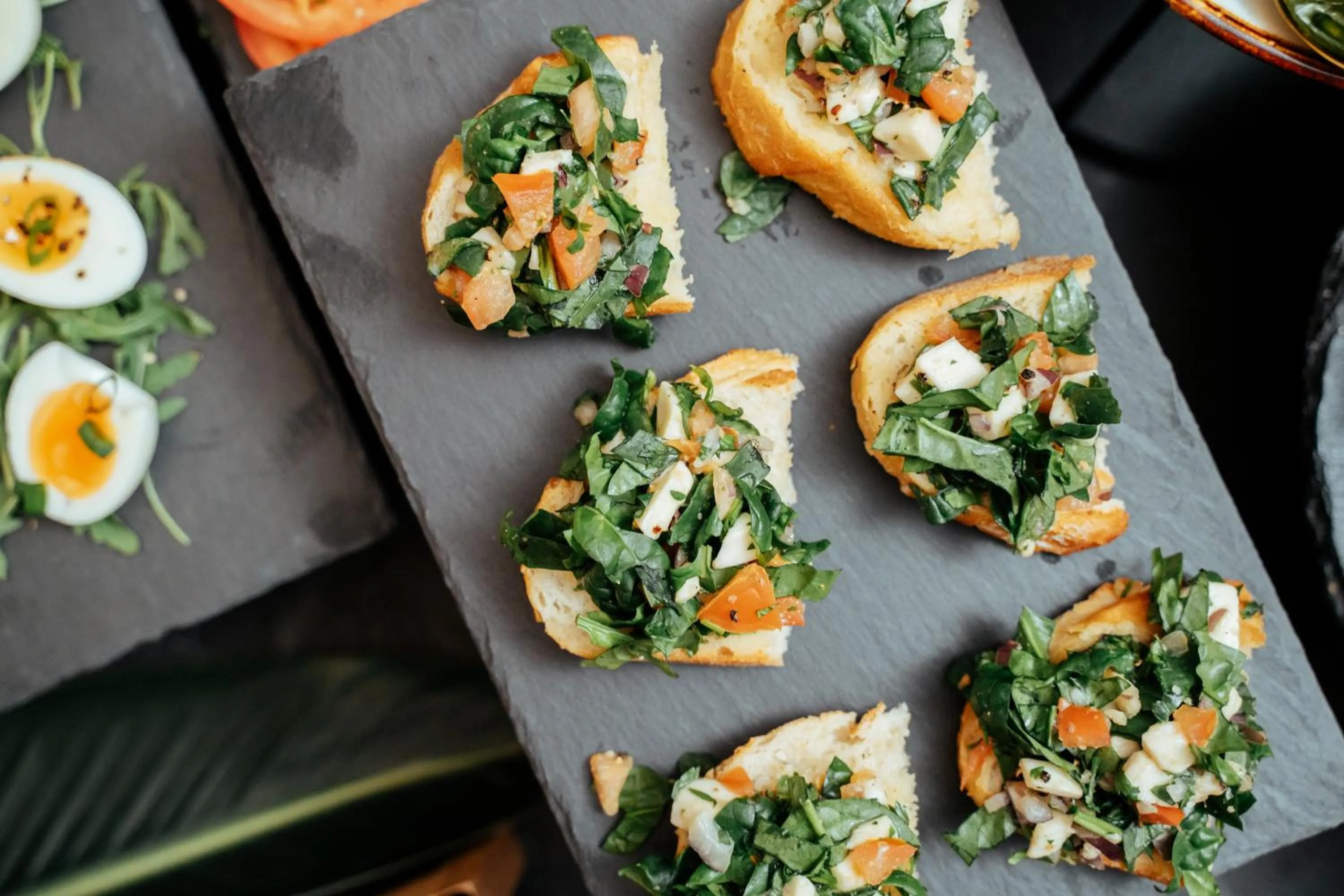 Breakfast in Rezydencja na Wzgórzu w zielonym sercu Łodzi przy Parku Krajobrazowym Ruda Wiilowa