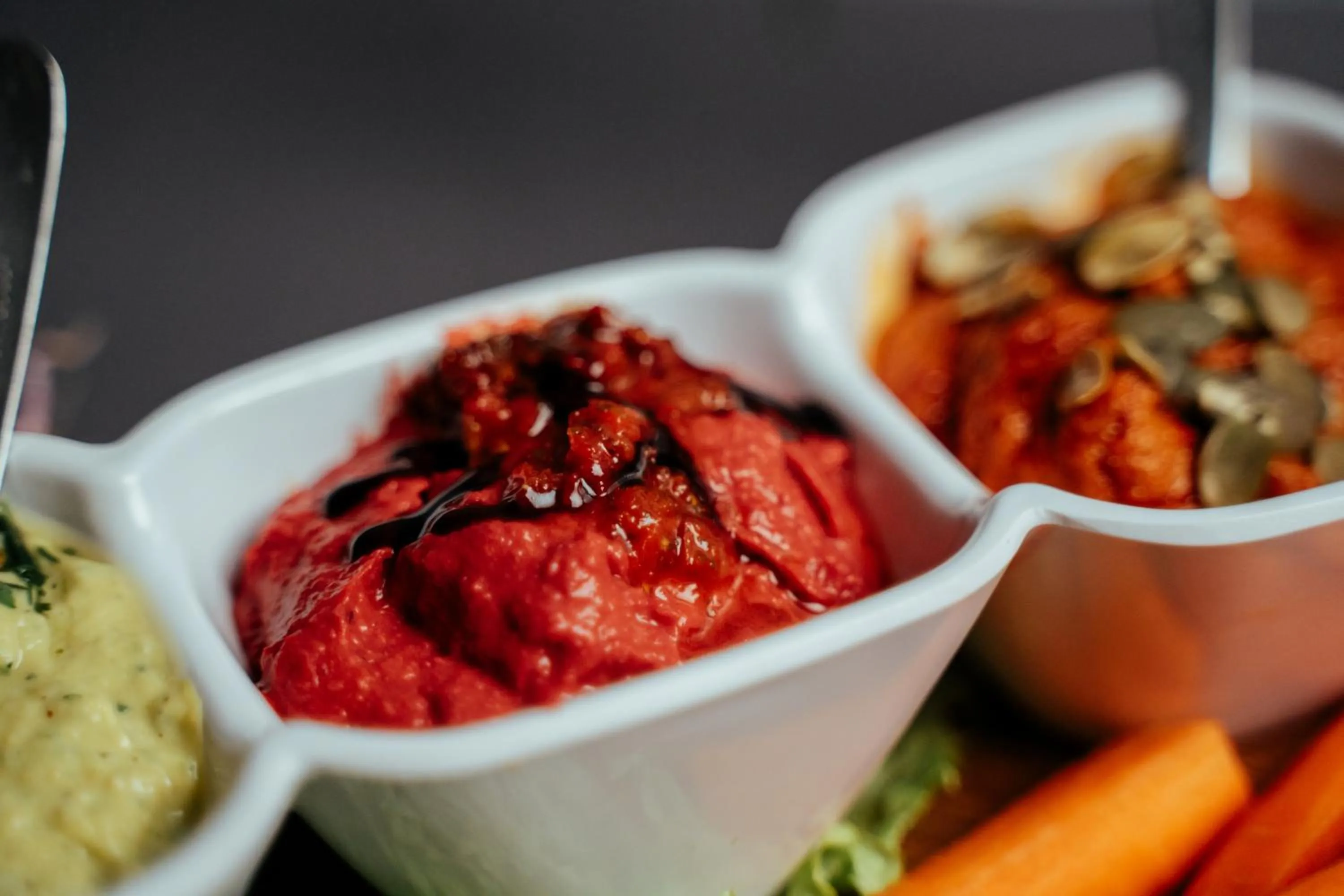 Food in Rezydencja na Wzgórzu w zielonym sercu Łodzi przy Parku Krajobrazowym Ruda Wiilowa