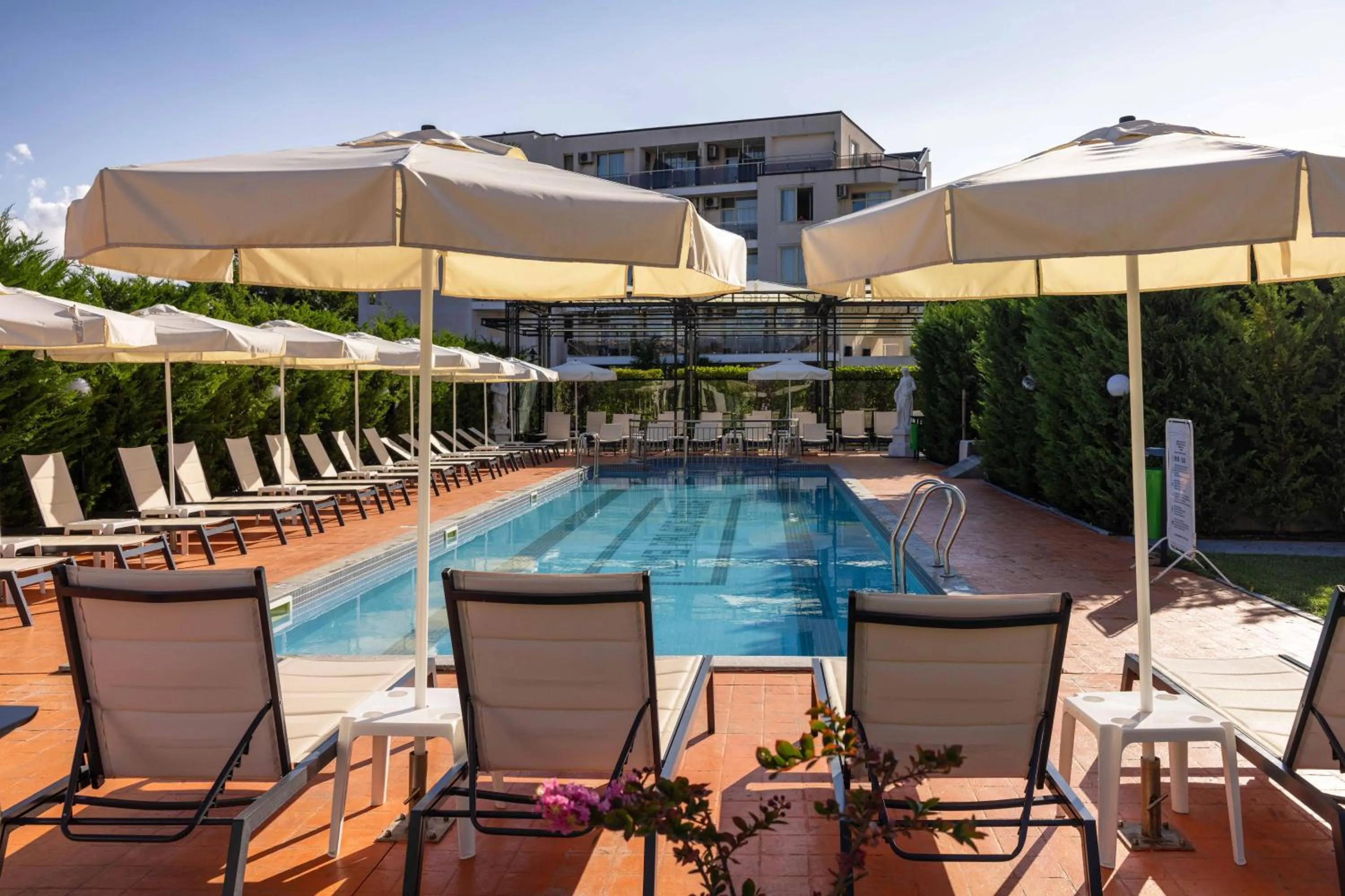 Swimming pool in Rome Palace Deluxe - All Inclusive Premium