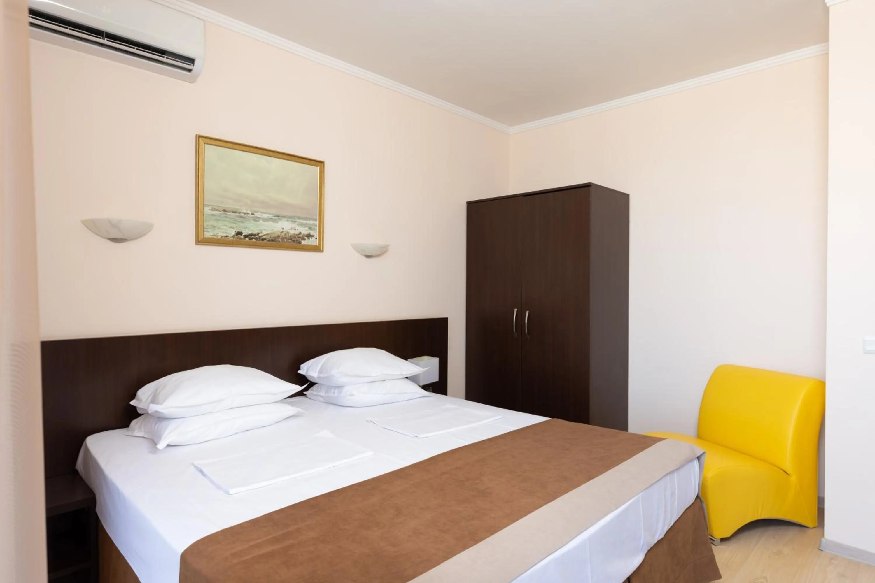 Photo of the whole room, Bed in Rome Palace Deluxe - All Inclusive Premium