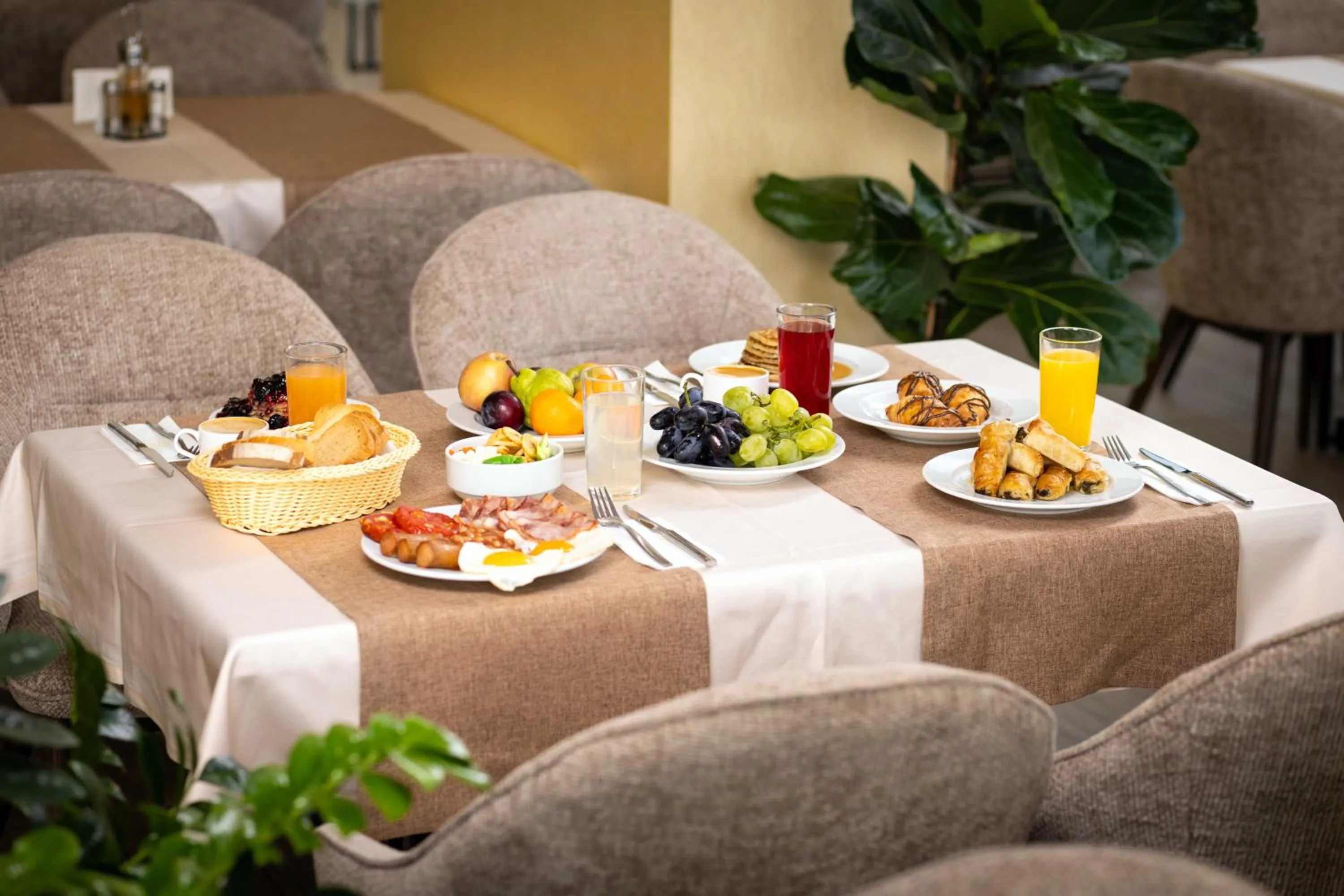 Breakfast in Rome Palace Deluxe - All Inclusive Premium