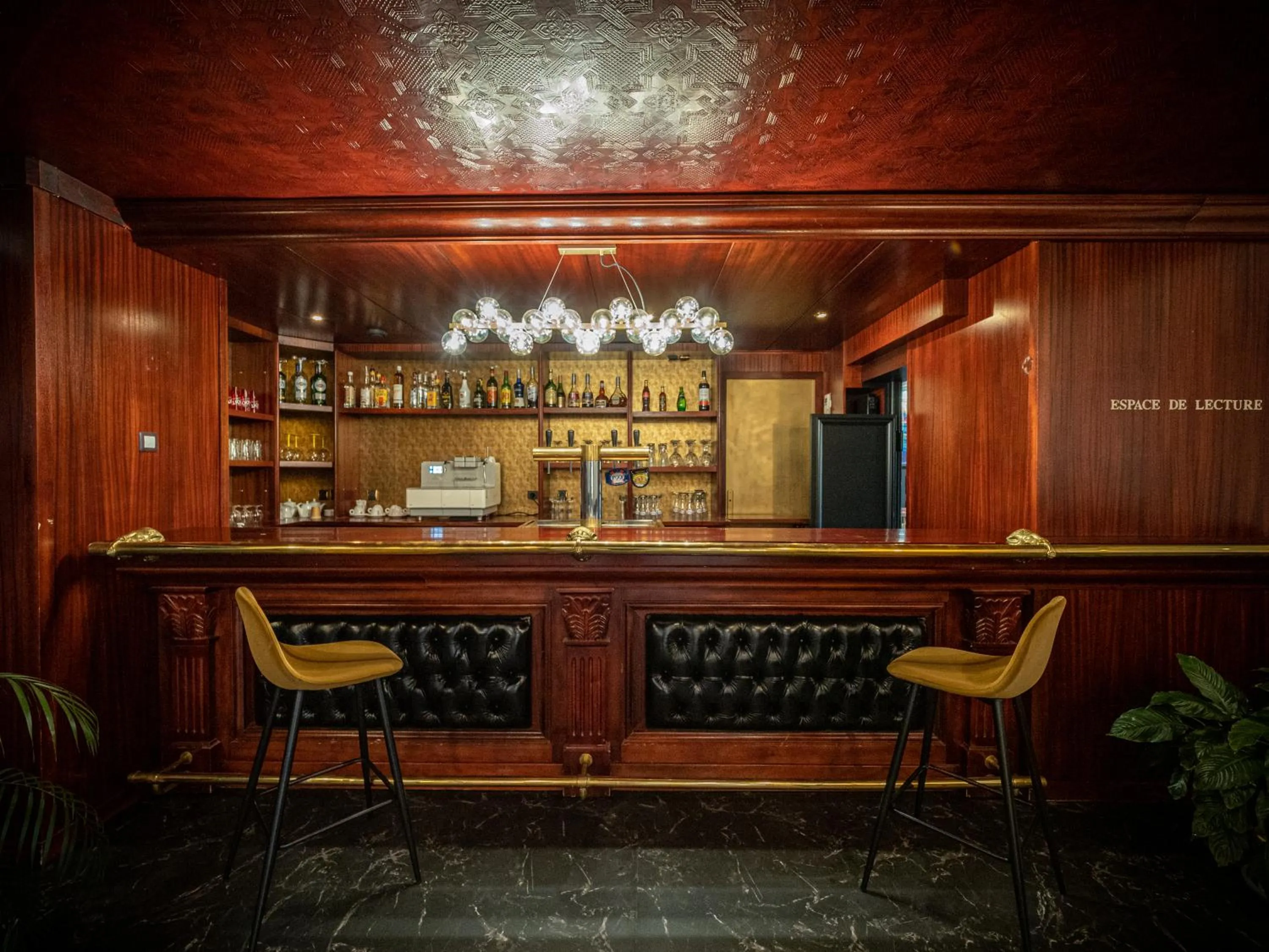 Lounge or bar in Welcomotel Beauvais Aéroport