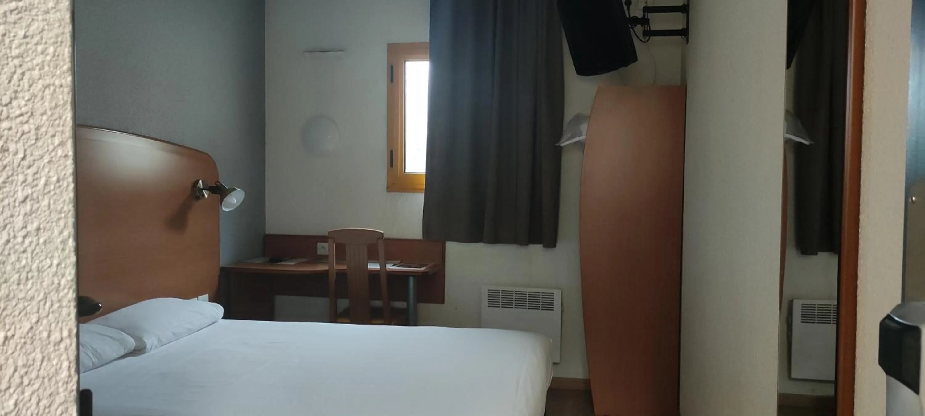 Bedroom, Bed in Welcomotel Beauvais Aéroport