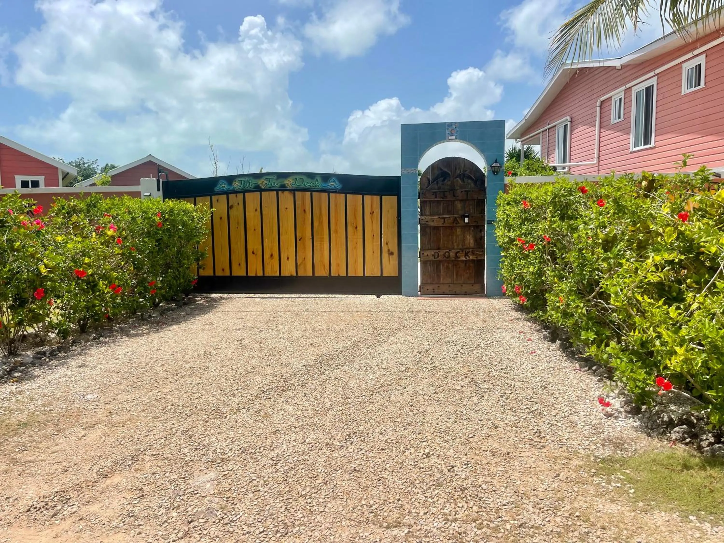 Facade/entrance in Tilt-Ta-Dock Resort Belize