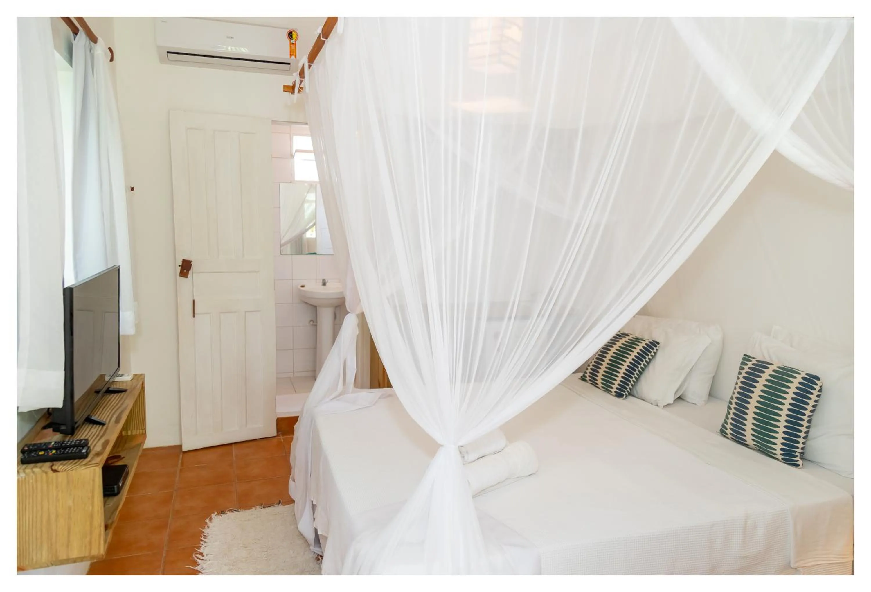 Photo of the whole room, Bed in Pousada Mar Azul