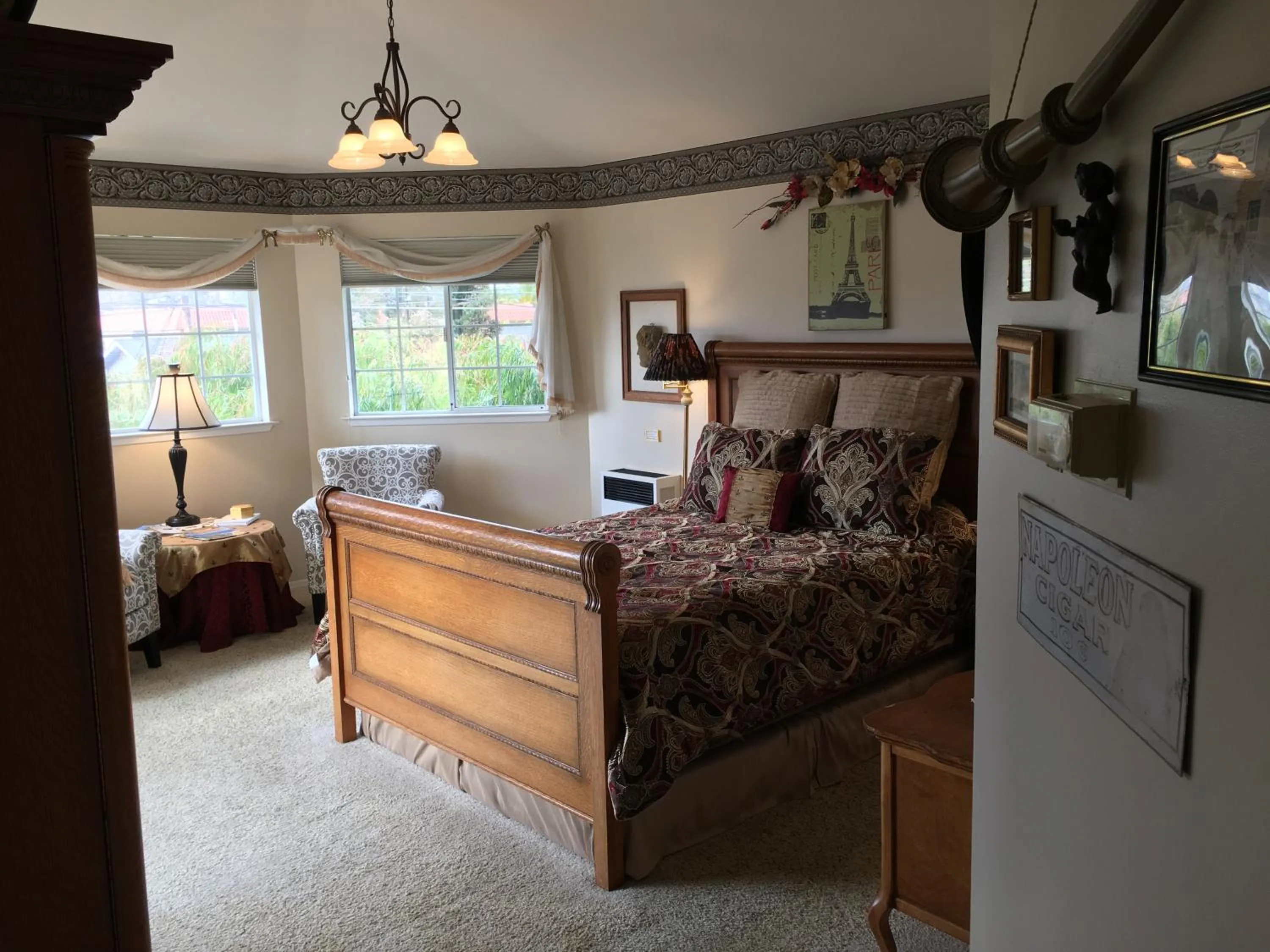 Day, Bed in Marina Street Inn