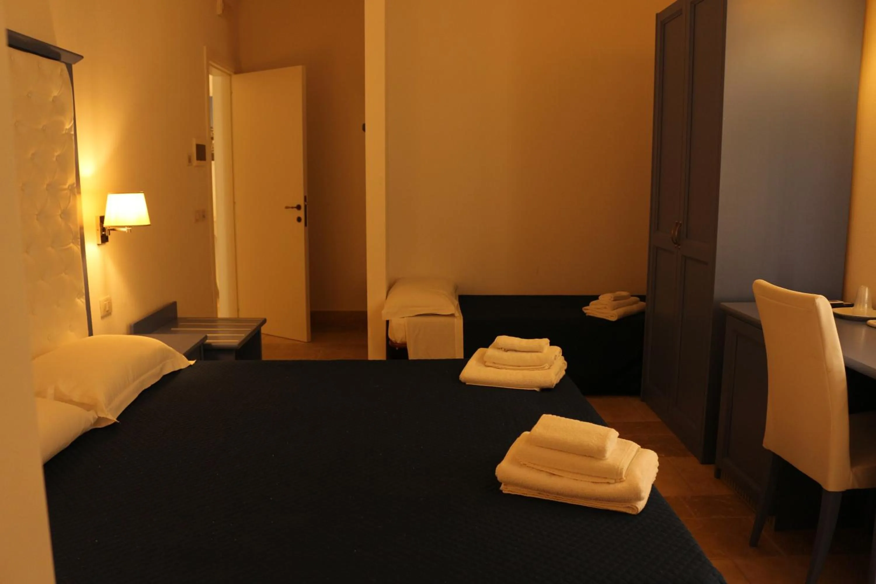 Bedroom, Bed in Parco dei Manieri