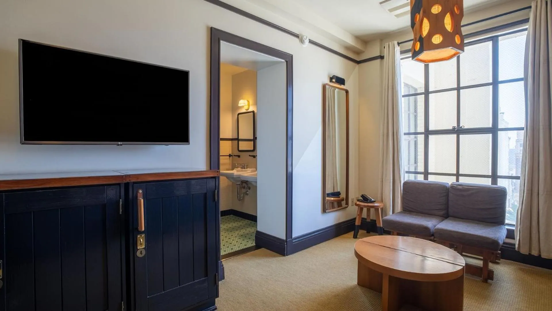 TV and multimedia in Freehand Los Angeles