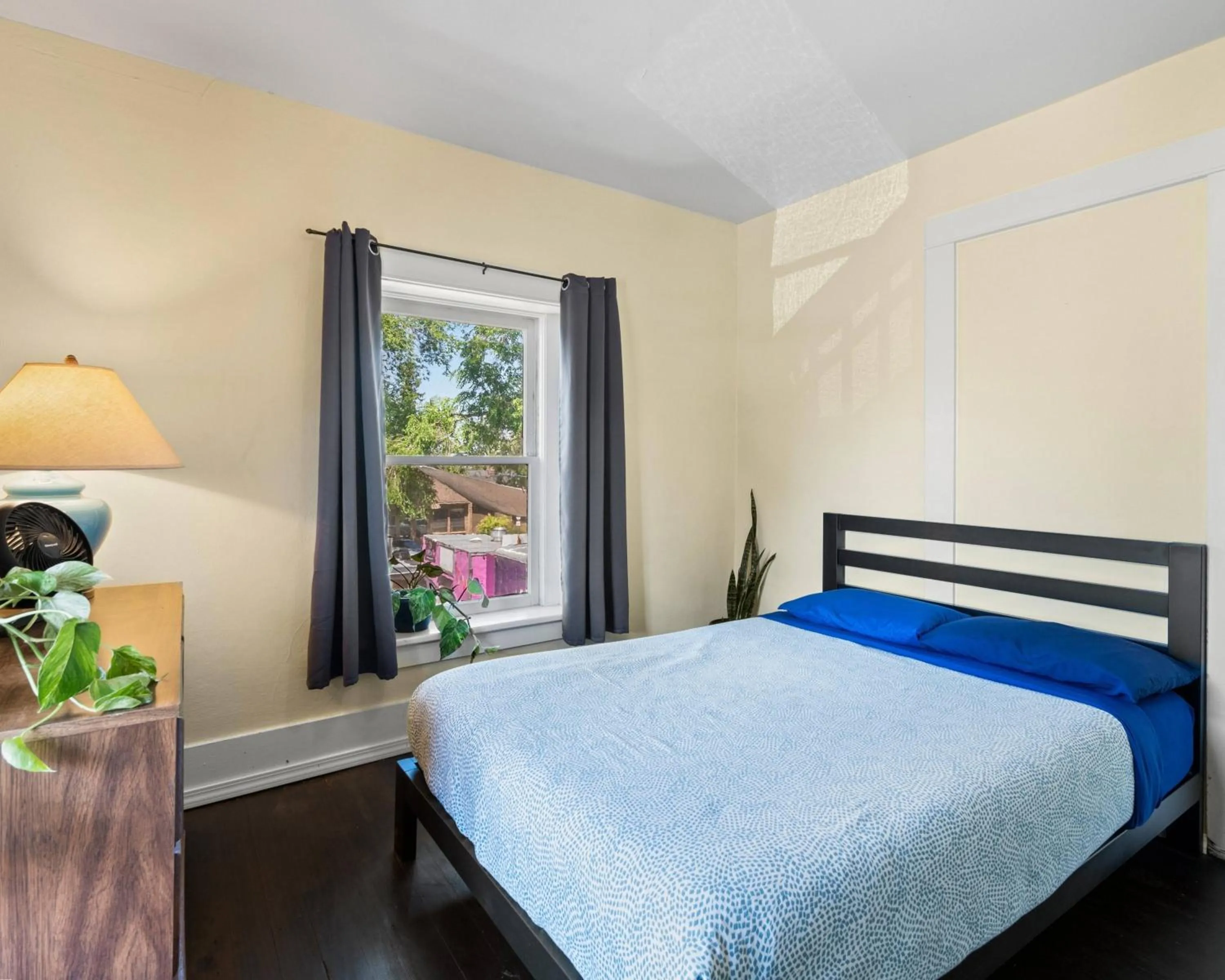 Bed in Bunk & Brew Historic Lucas House - Hostel