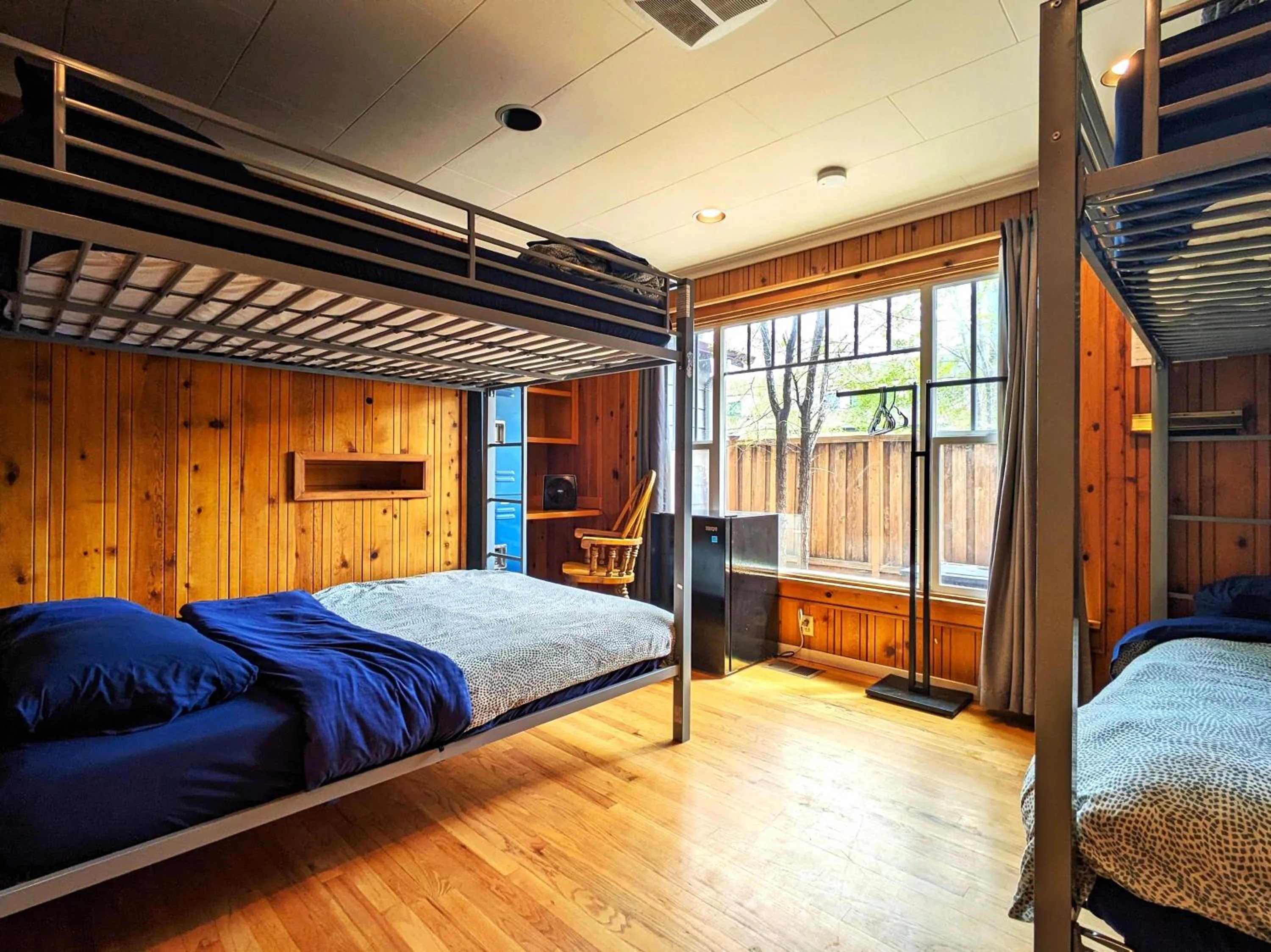 Bed in Bunk & Brew Historic Lucas House - Hostel