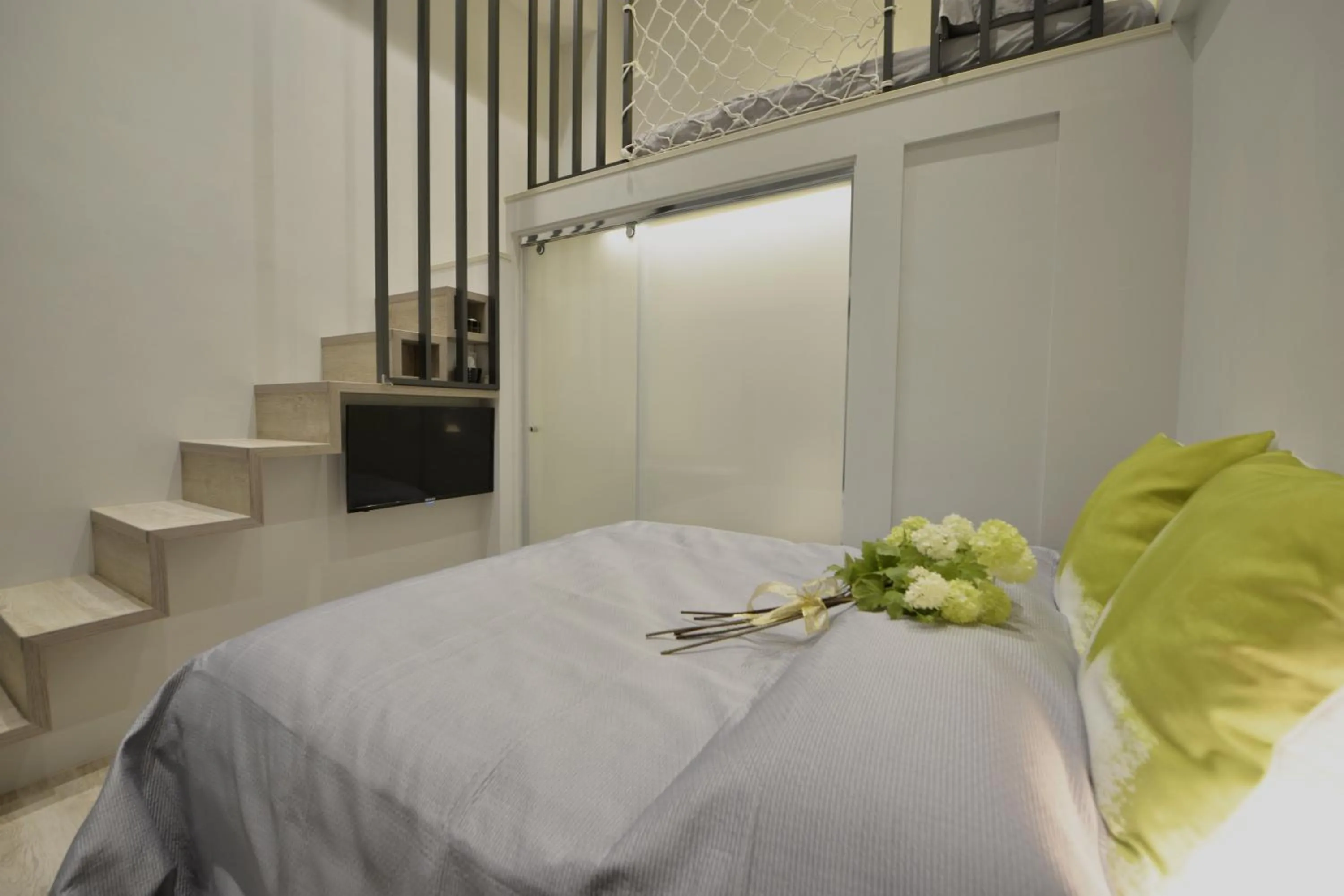 Photo of the whole room, Bed in Happy House B&B