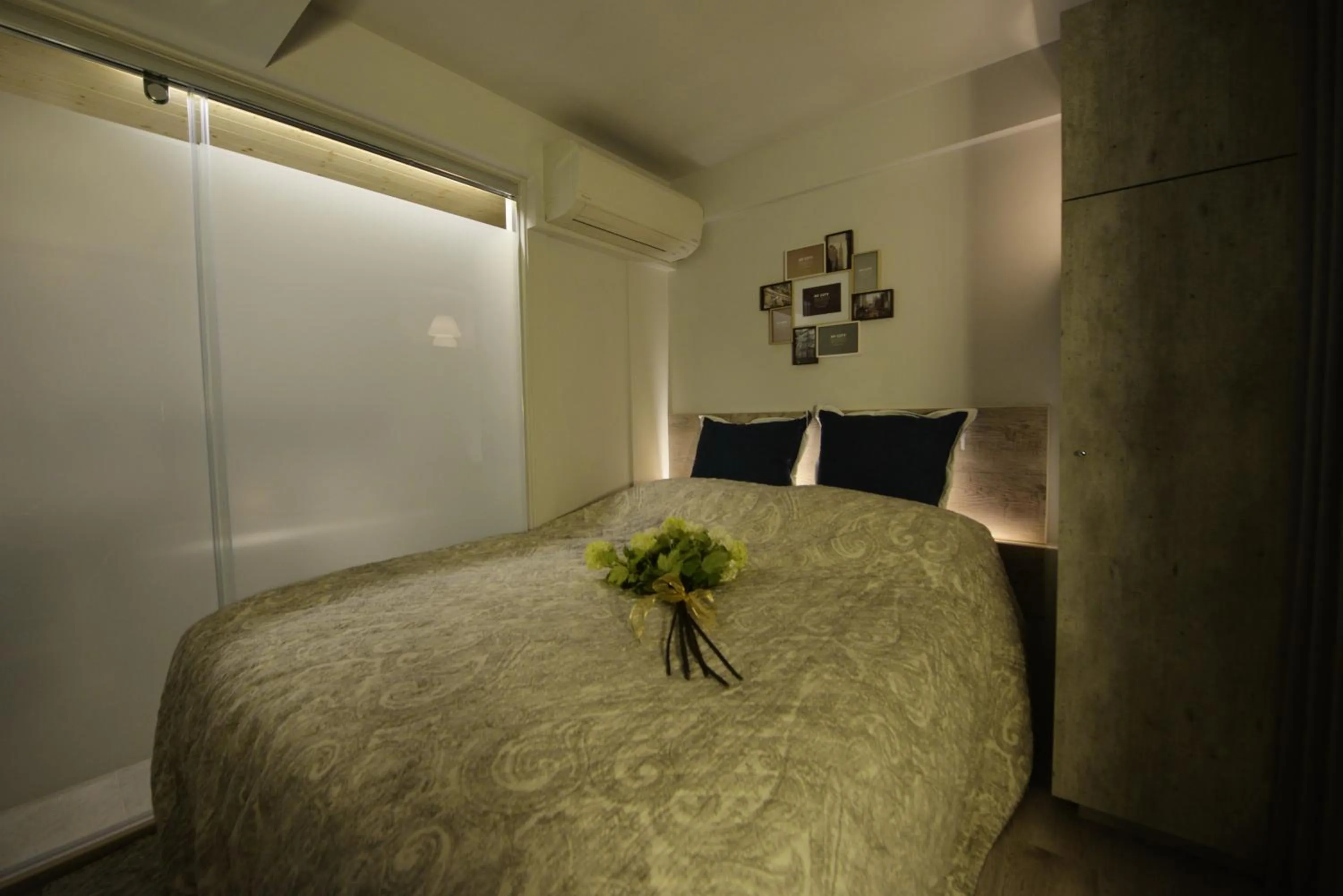 Photo of the whole room, Bed in Happy House B&B