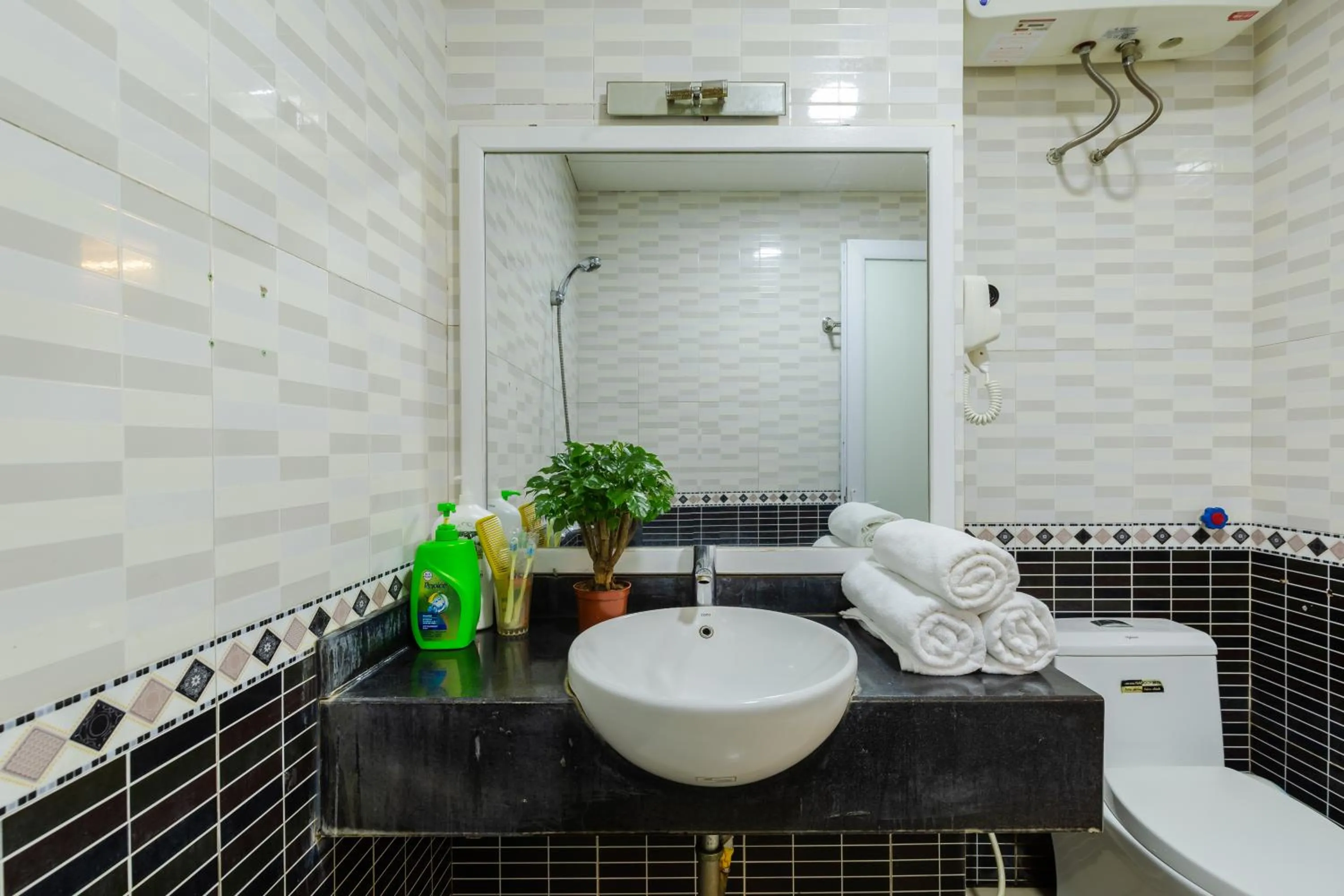 Bathroom in An Phú Hà Nội Hotel & Spa - Mỹ Đình