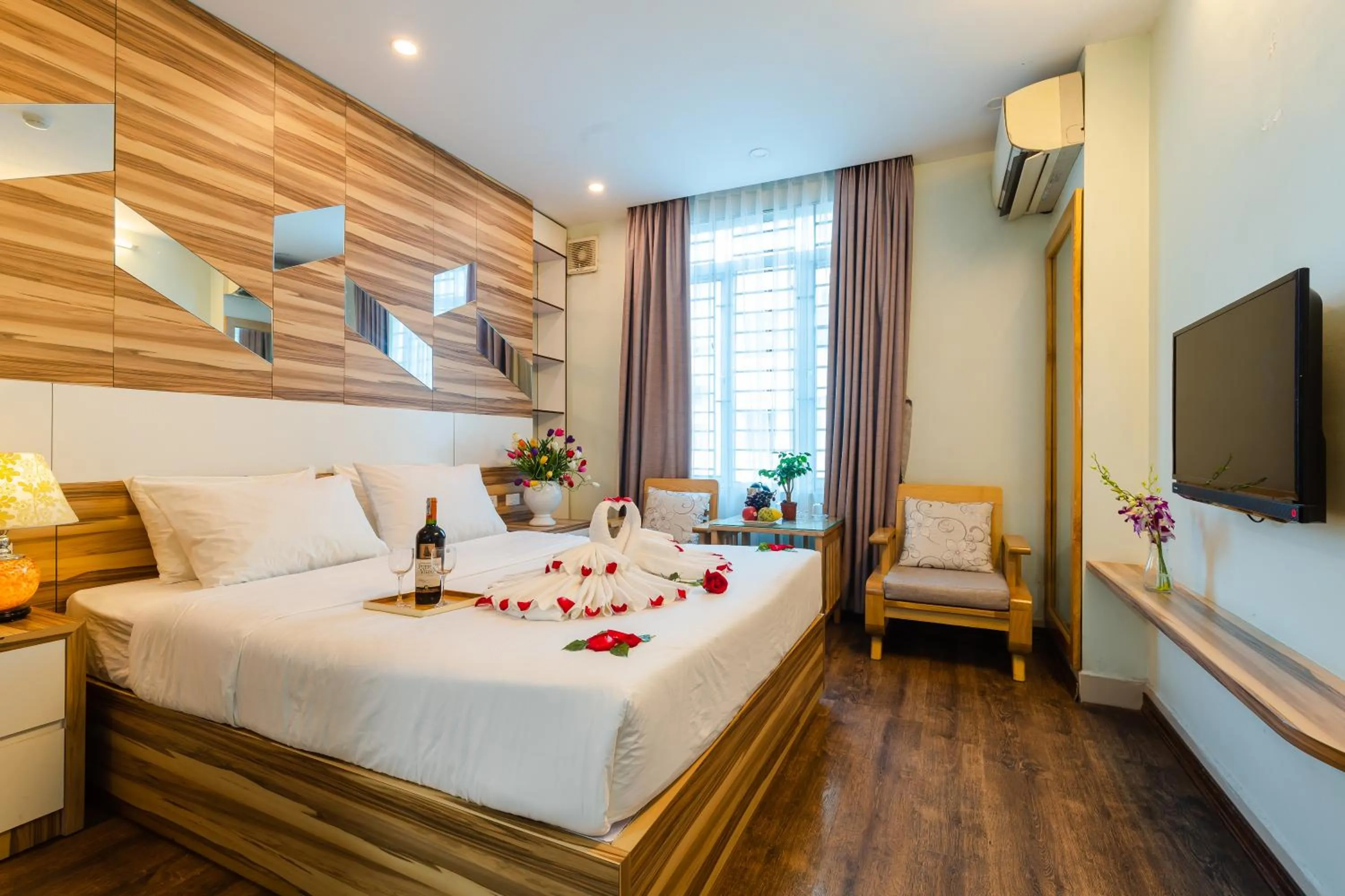 Photo of the whole room, Bed in An Phú Hà Nội Hotel & Spa - Mỹ Đình