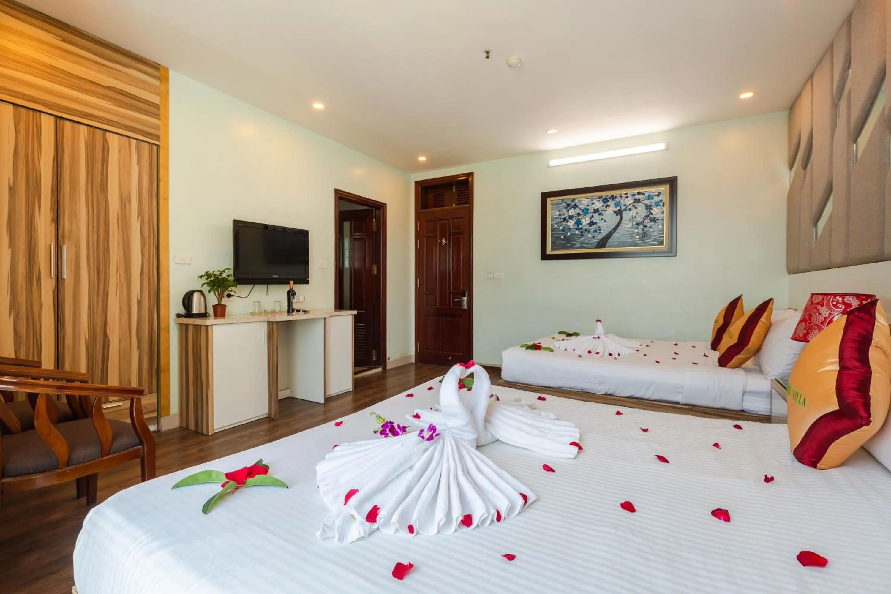 Photo of the whole room, Bed in An Phú Hà Nội Hotel & Spa - Mỹ Đình