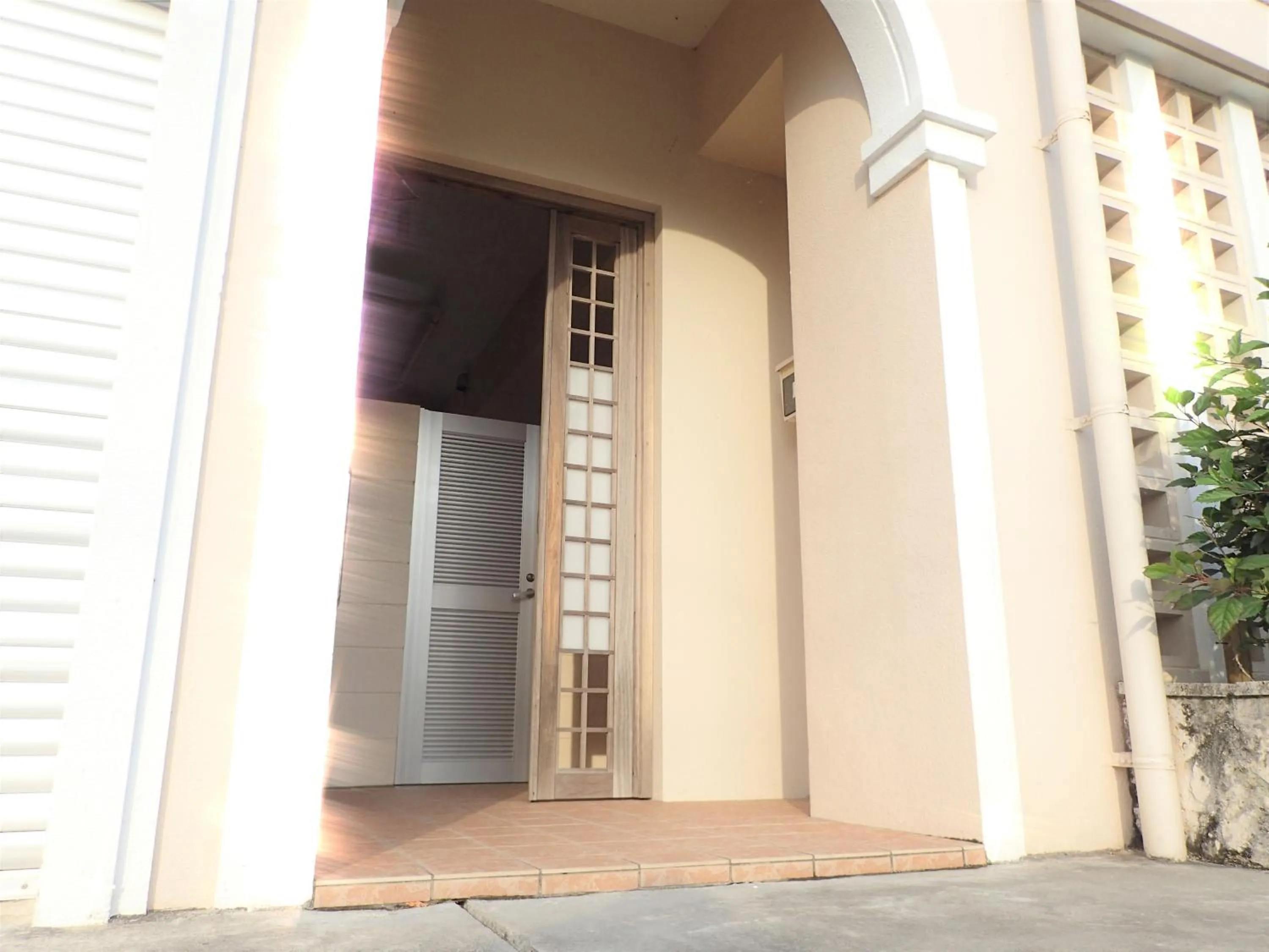 Facade/entrance in Seaside KLATCH -Villa&sauna-