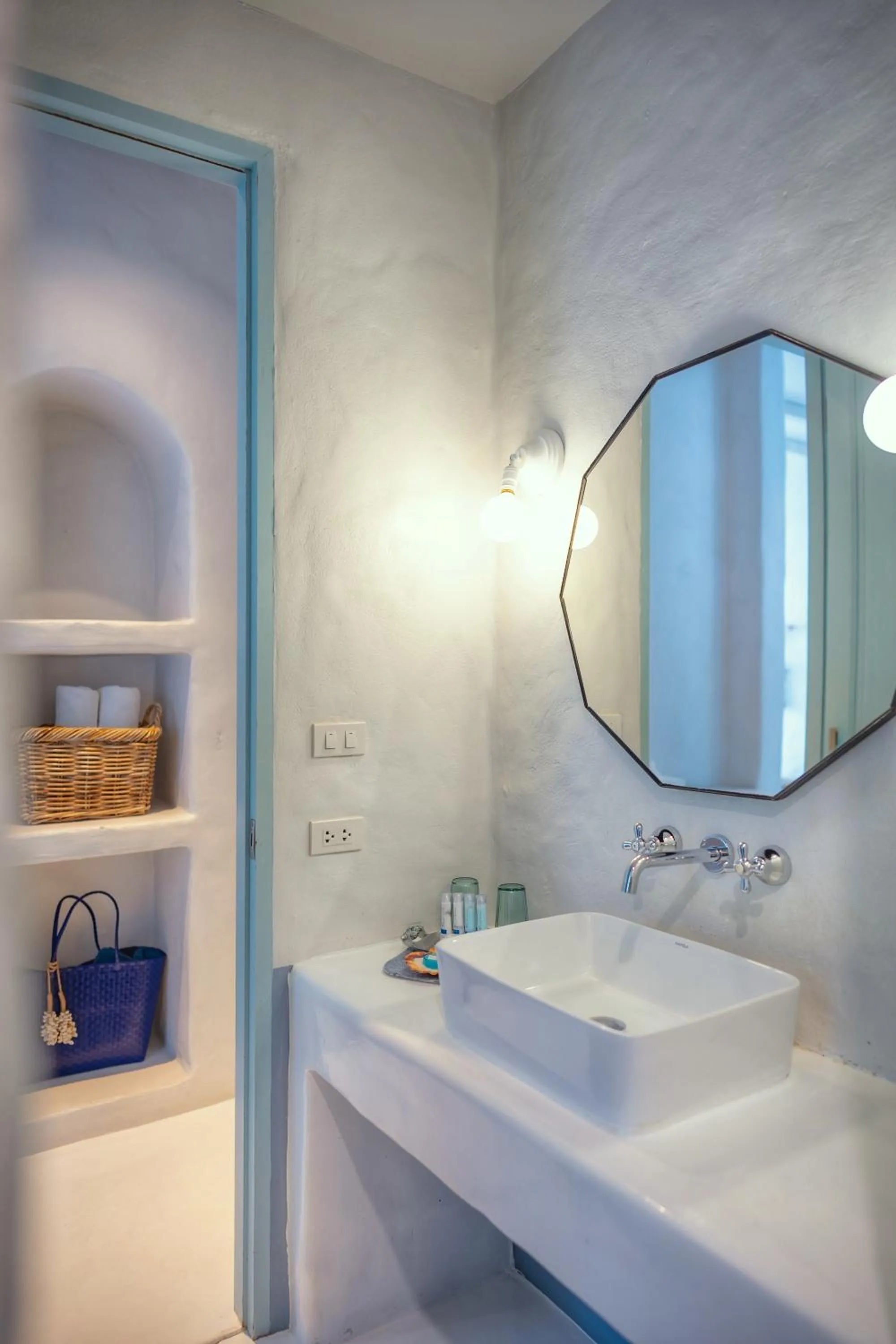 Property building in Resort de Paskani