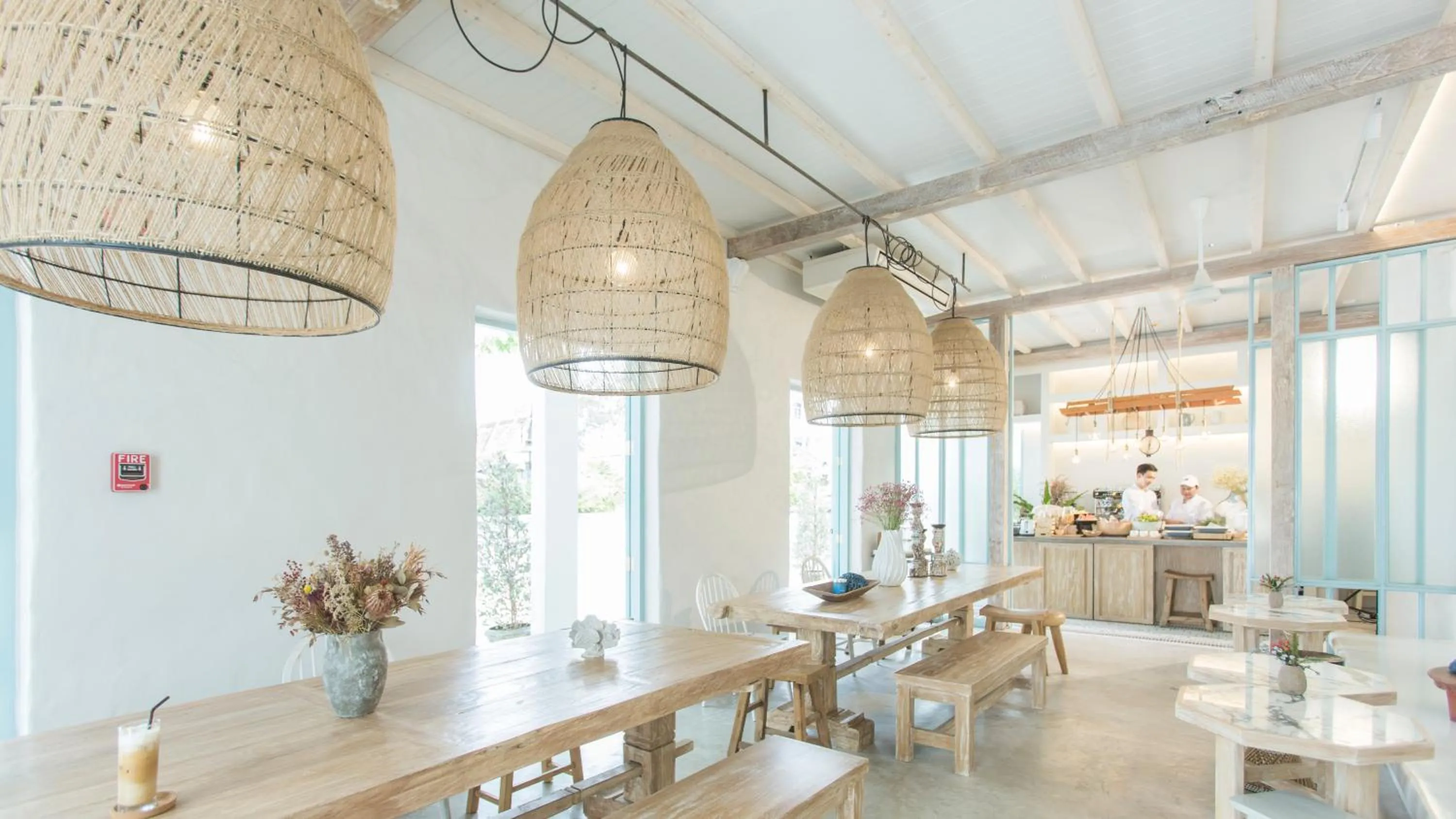 Restaurant/places to eat in Resort de Paskani