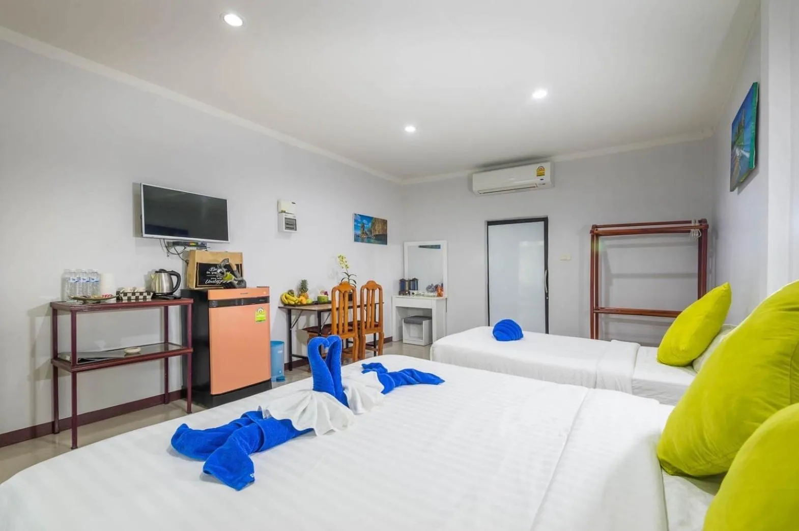 Bed in Klongdao Sunset Villa