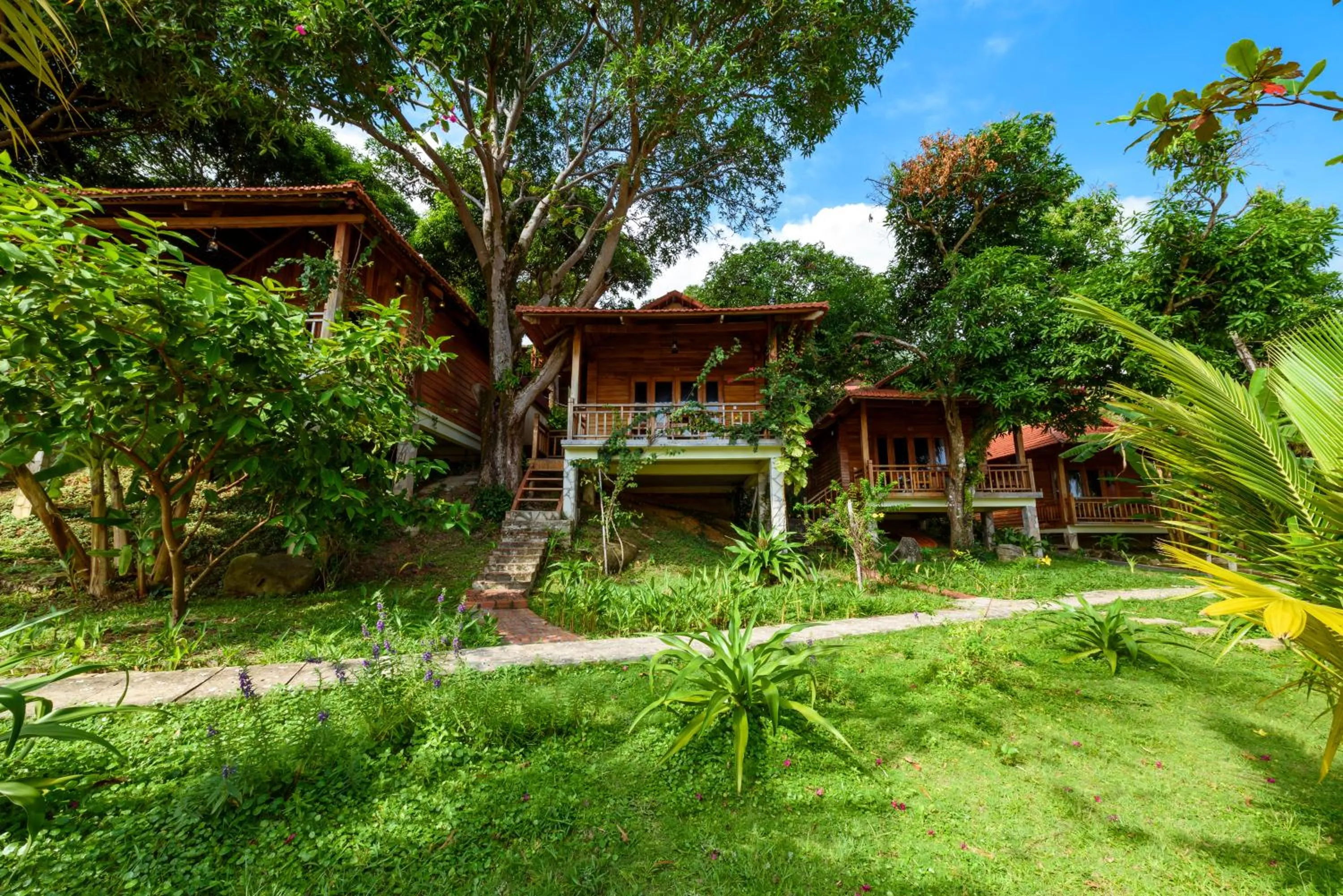 Property building in Mango Beach Resort