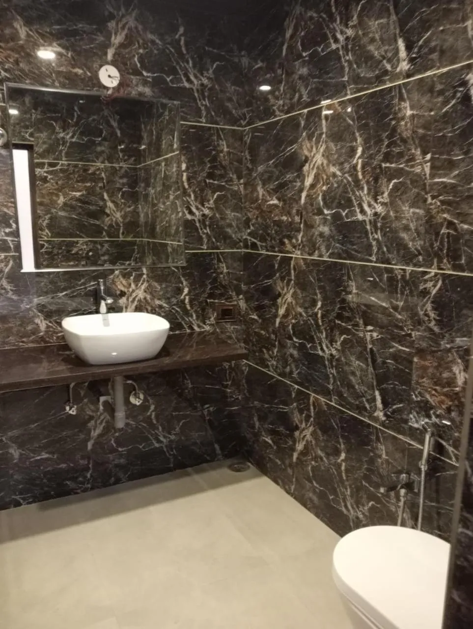 Bathroom in Hotel New Sunder