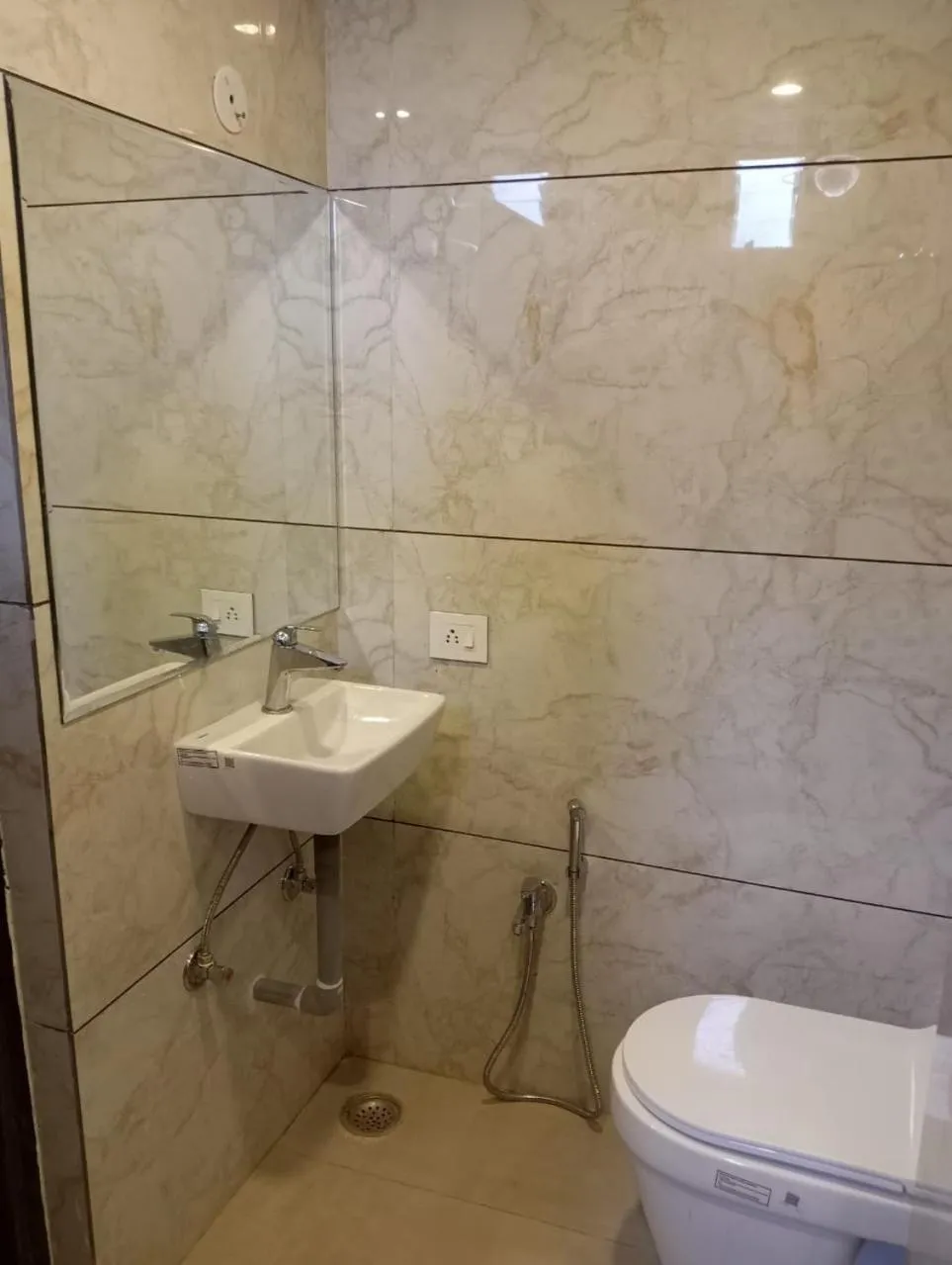 Bathroom in Hotel New Sunder