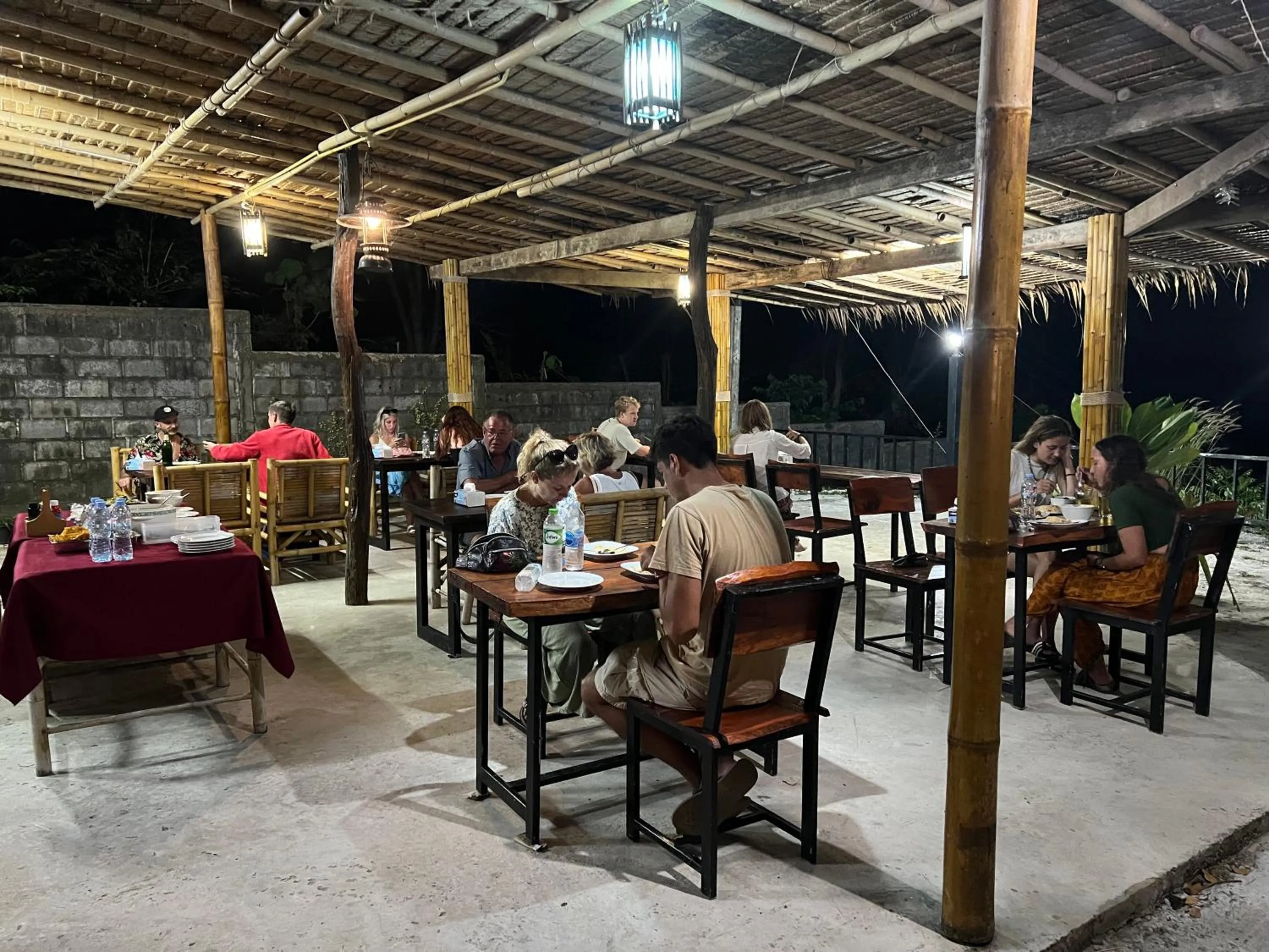 Restaurant/places to eat in Chom Dao Resort