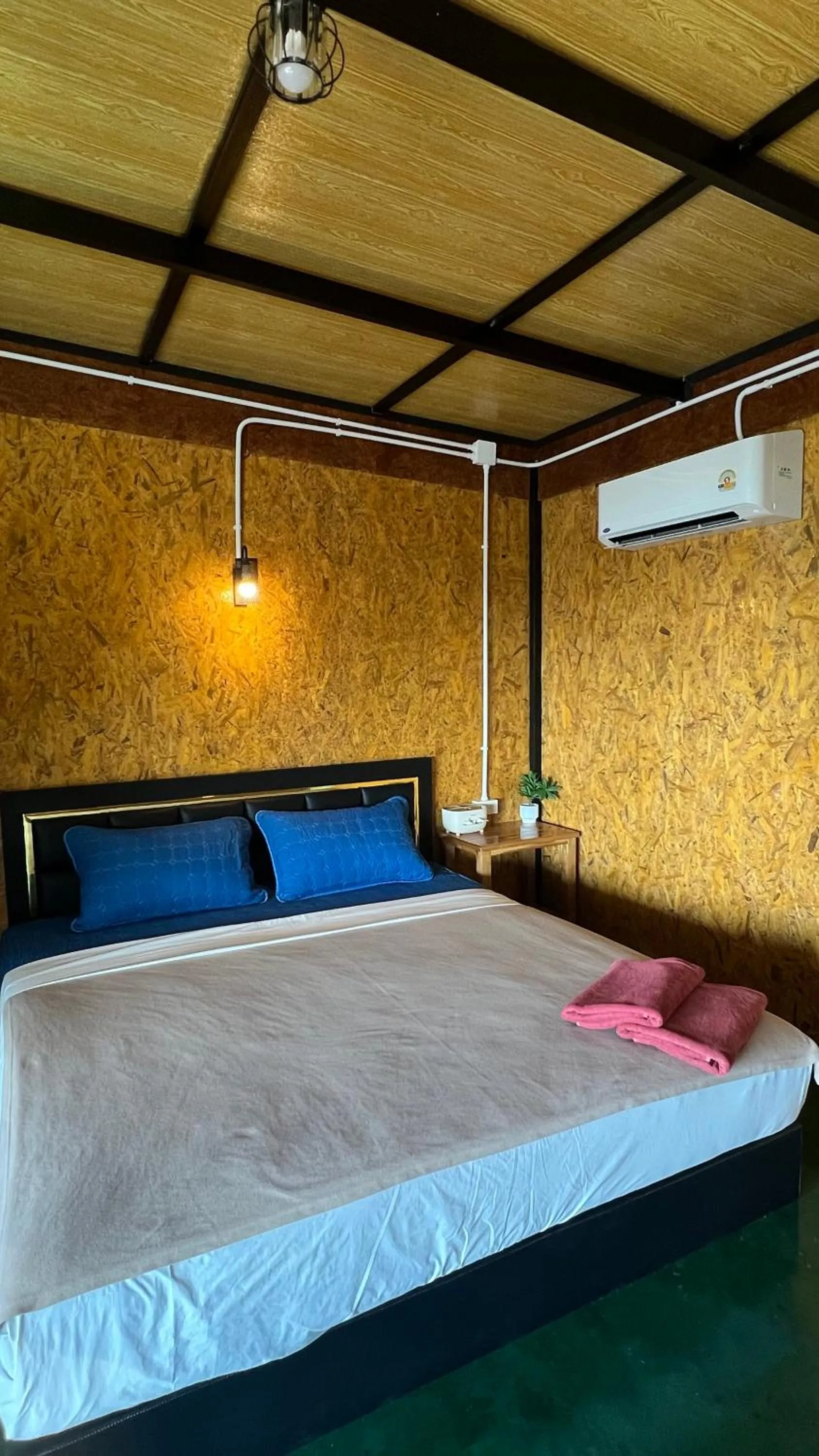 Bed in Chom Dao Resort