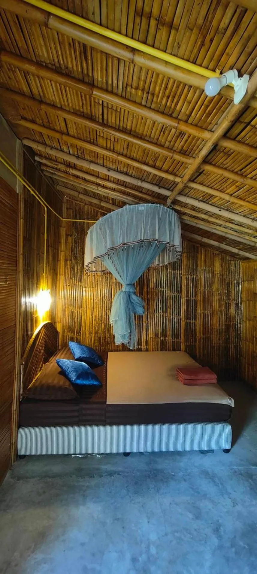Bed in Chom Dao Resort
