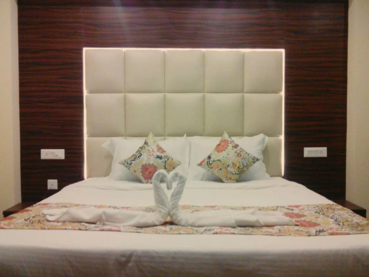 Photo of the whole room, Bed in Jagjeet's Sikkim Retreat