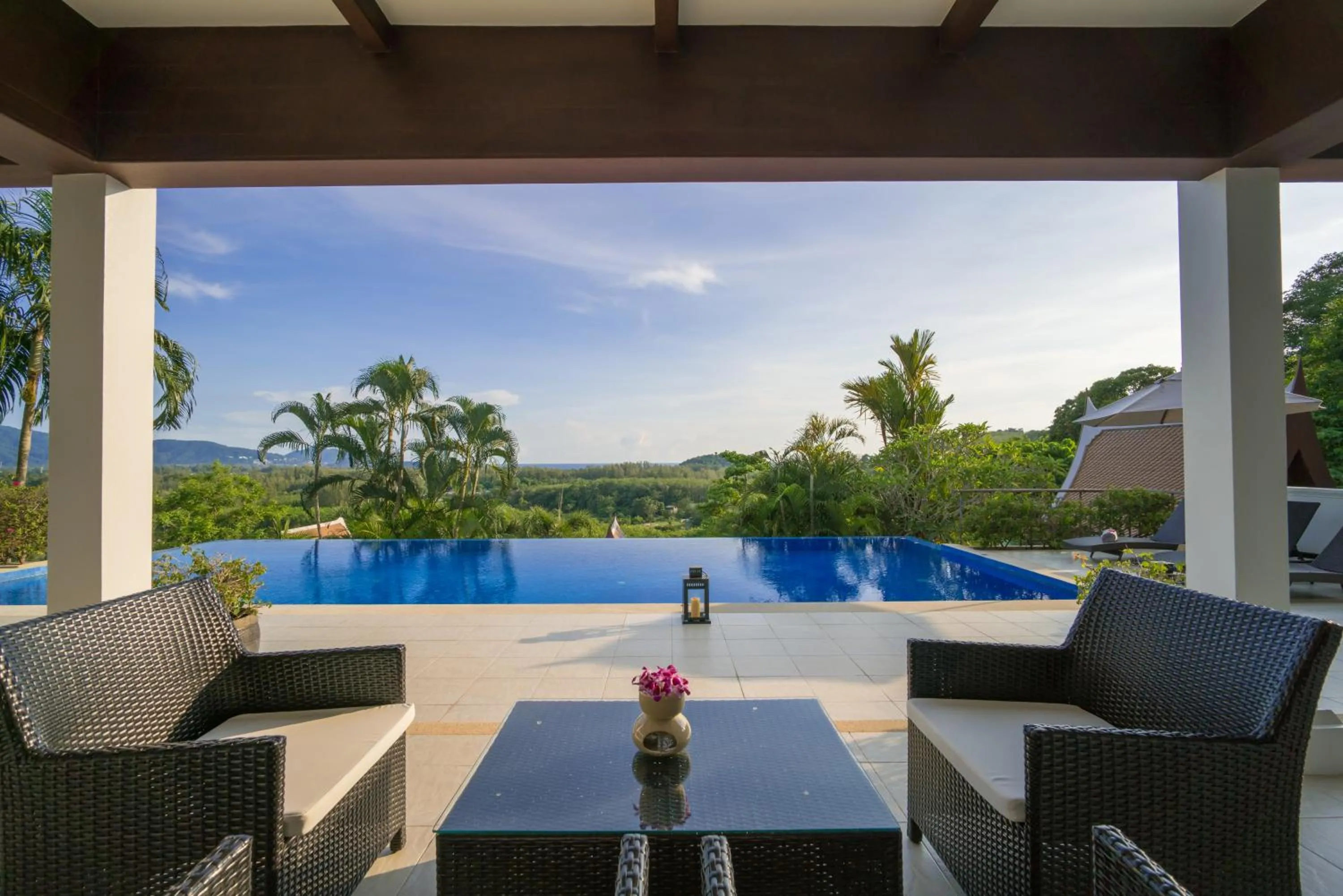 Patio in Vichuda Hills by RESAVA