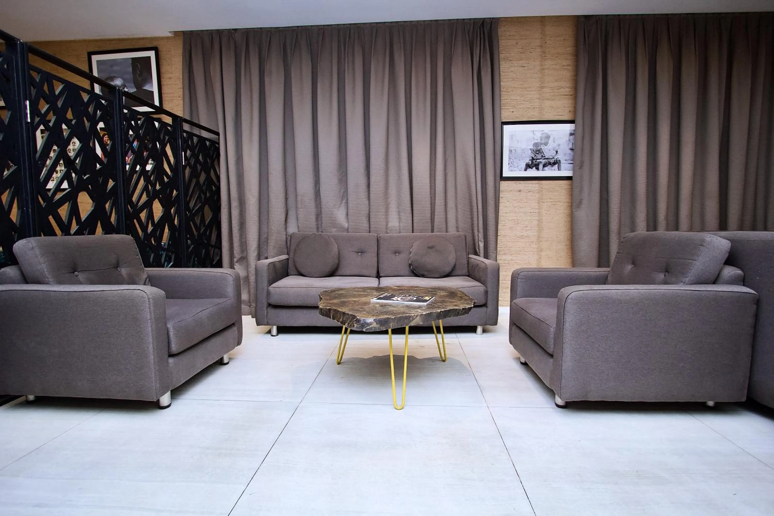 Seating area in SV Chrome