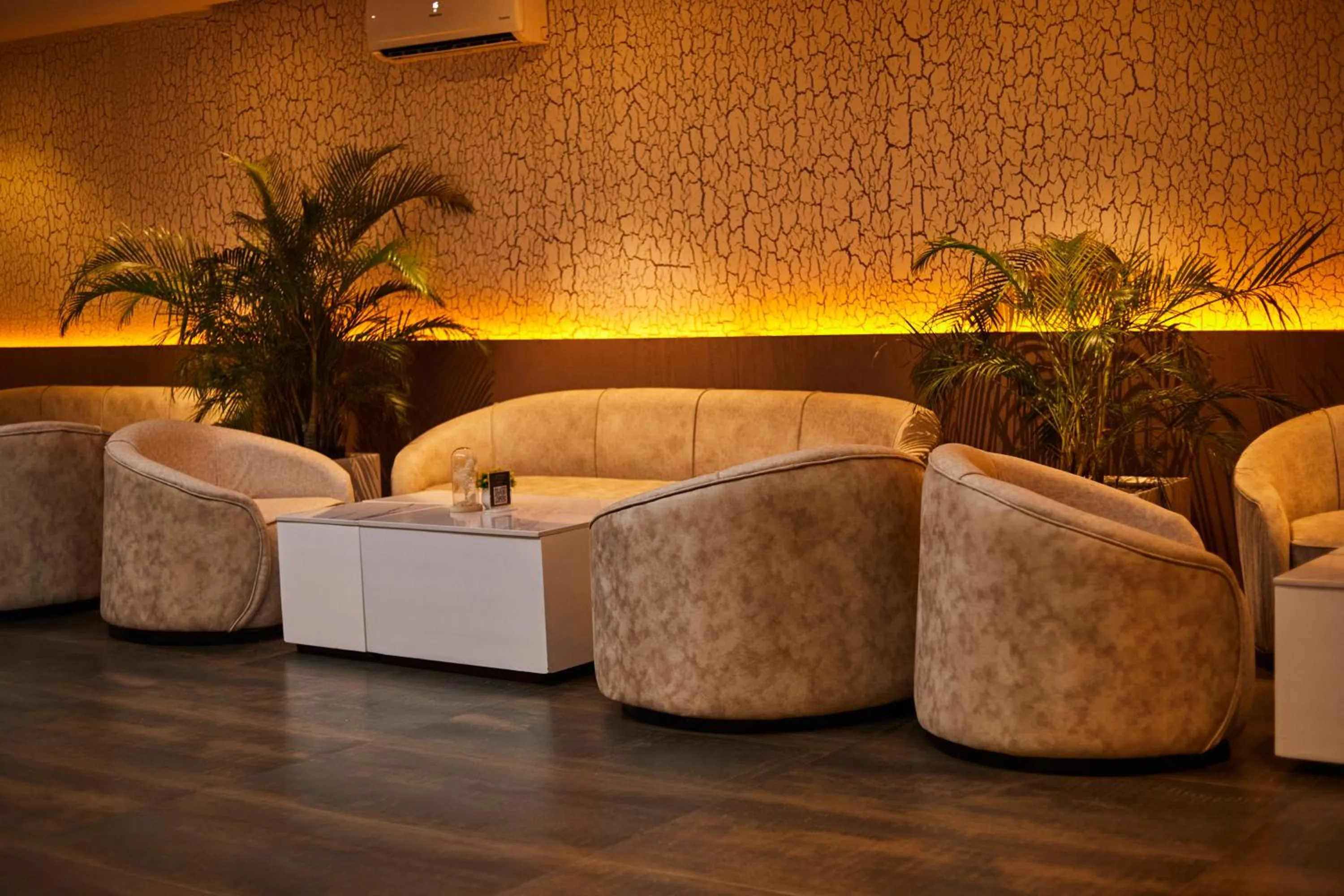 Restaurant/places to eat in SV Chrome by AJ Boutique Hotel