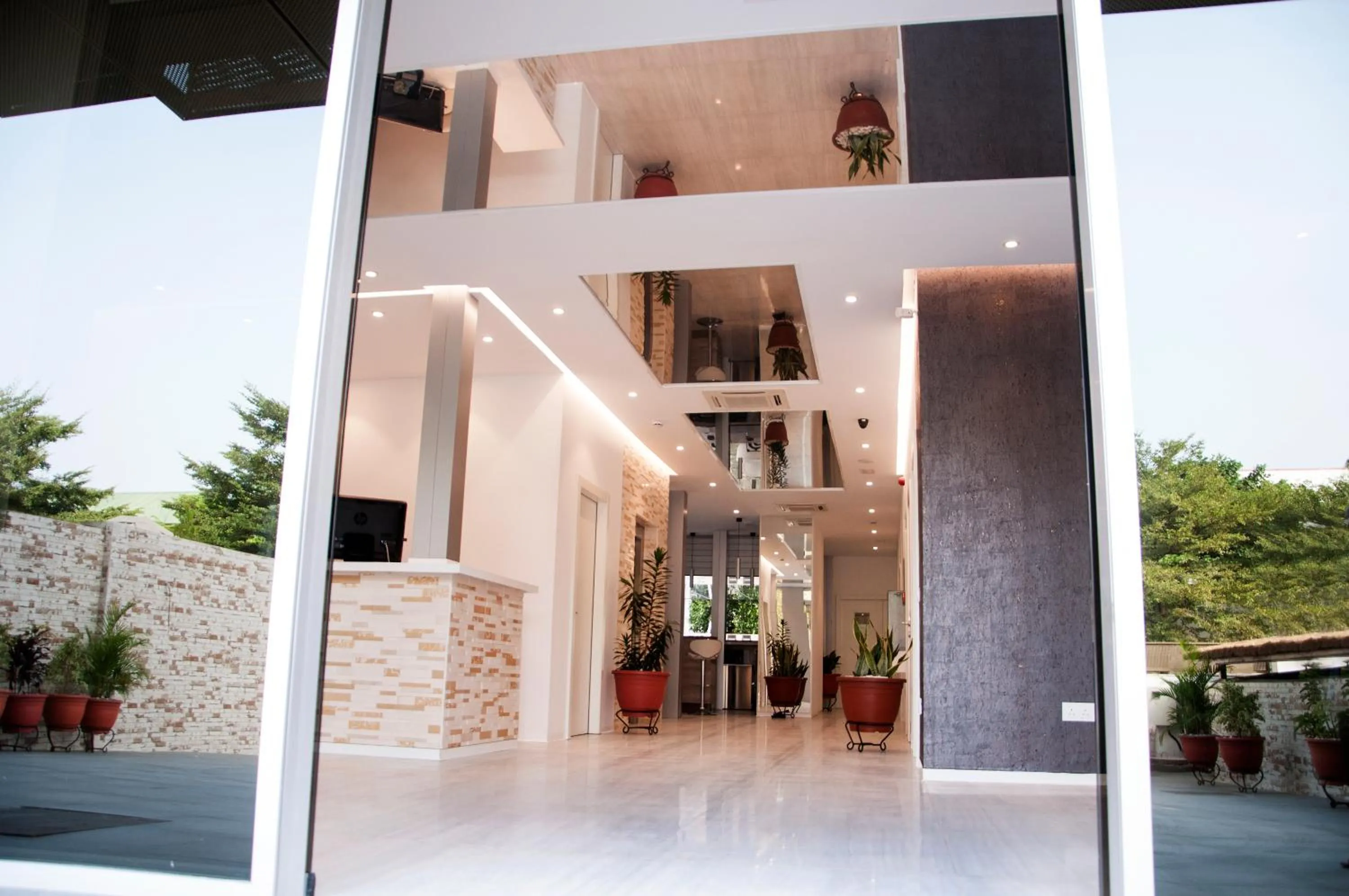 Lobby or reception in SV Chrome