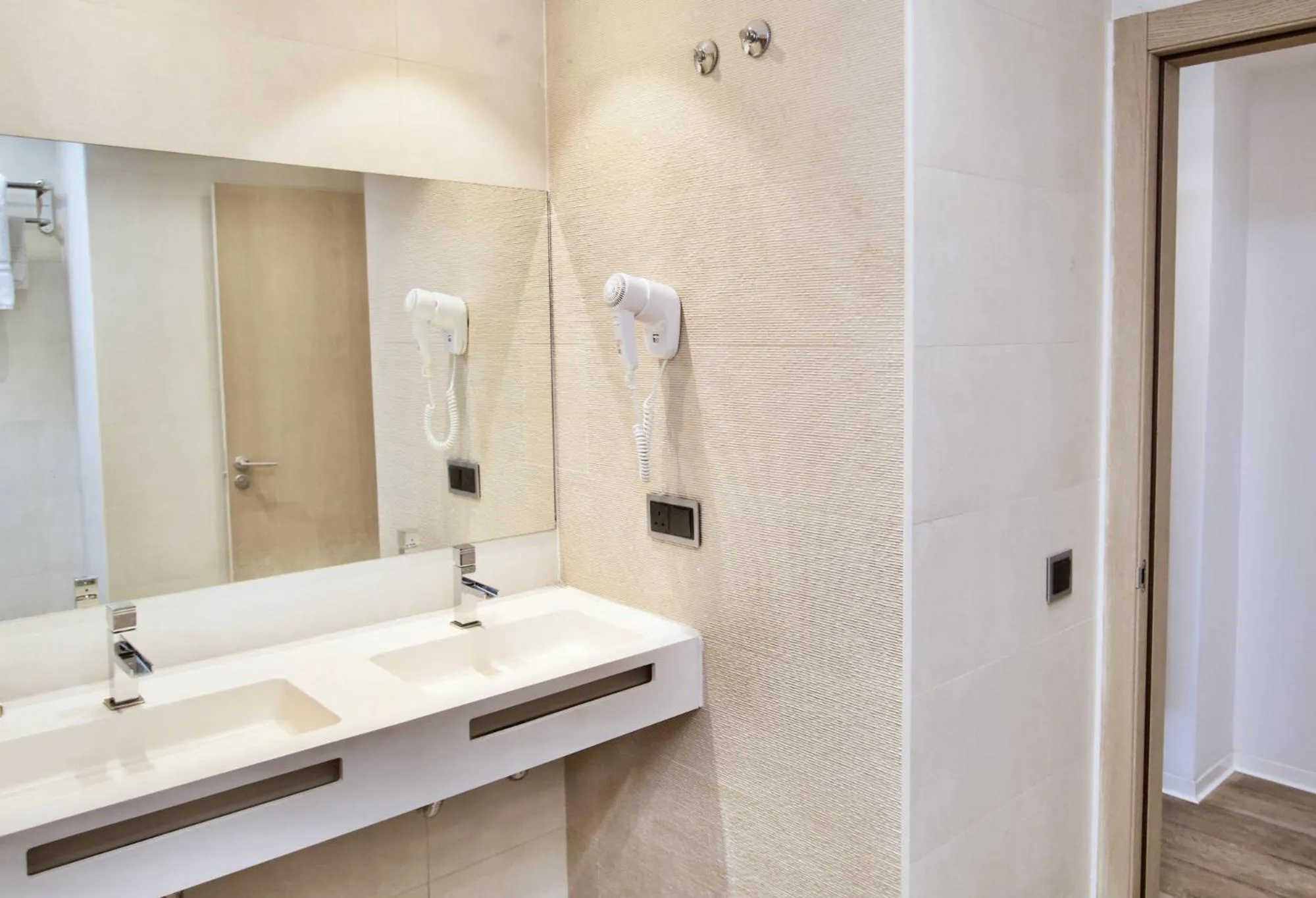 Bathroom in SV Chrome