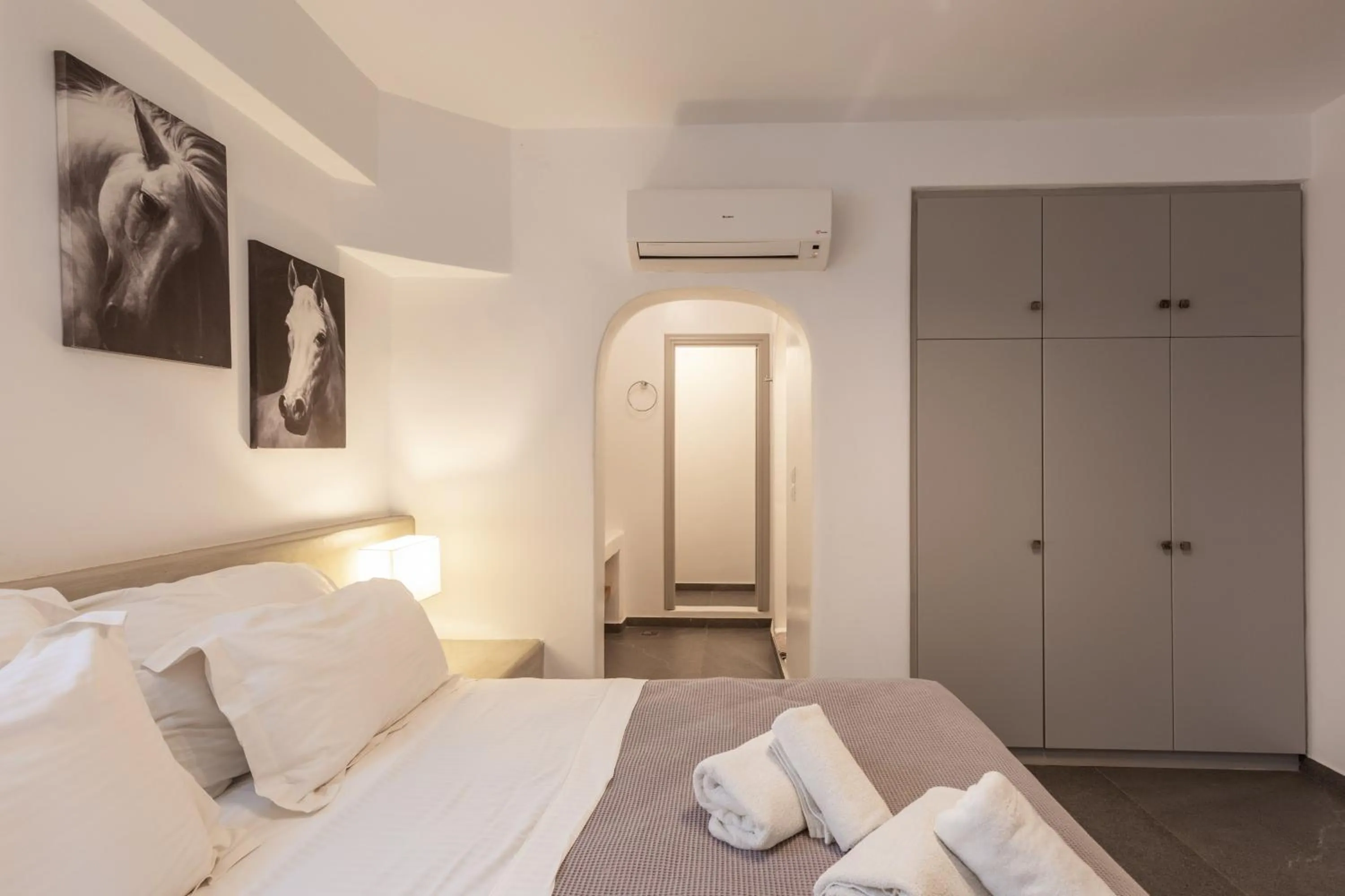 Bed in Aletro Cottage Houses