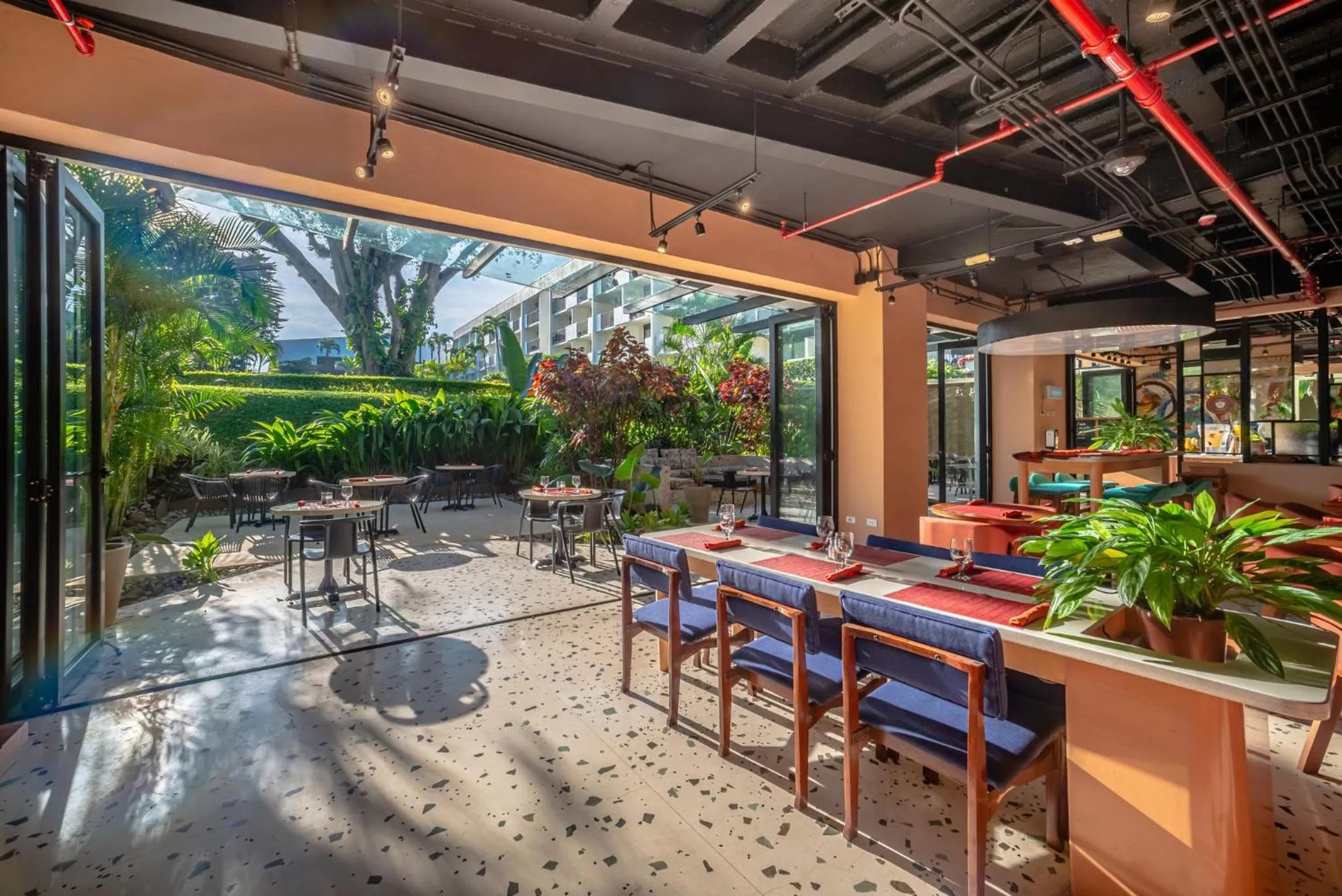 Restaurant/places to eat in Holiday Inn San Jose La Sabana by IHG