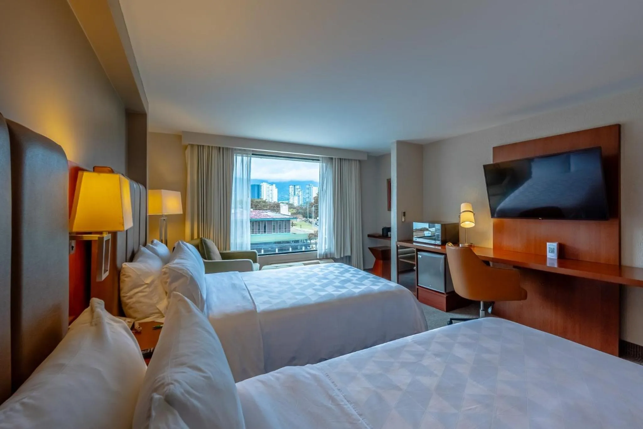 Photo of the whole room, Bed in Holiday Inn San Jose La Sabana by IHG