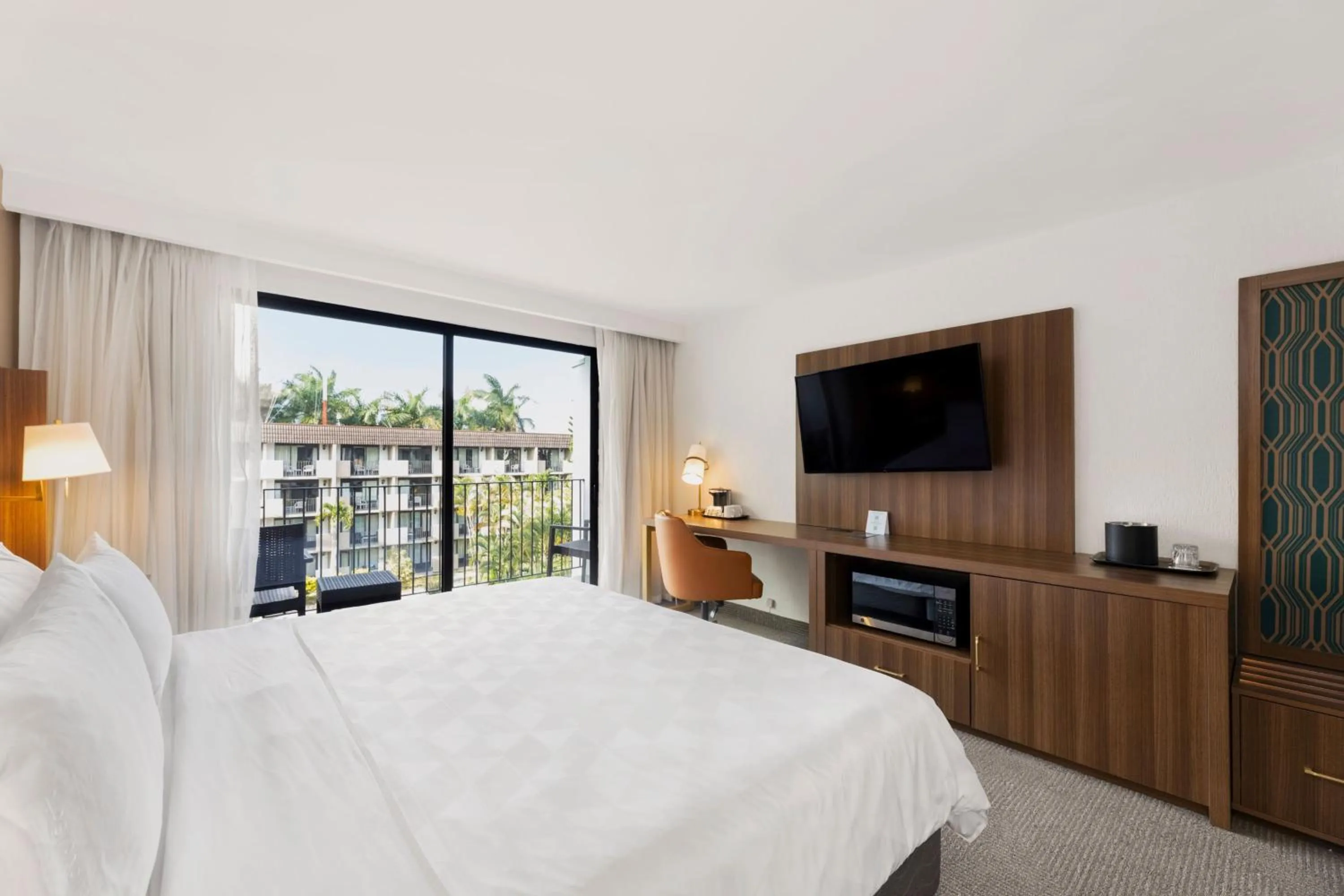 Photo of the whole room, Bed in Holiday Inn San Jose La Sabana by IHG