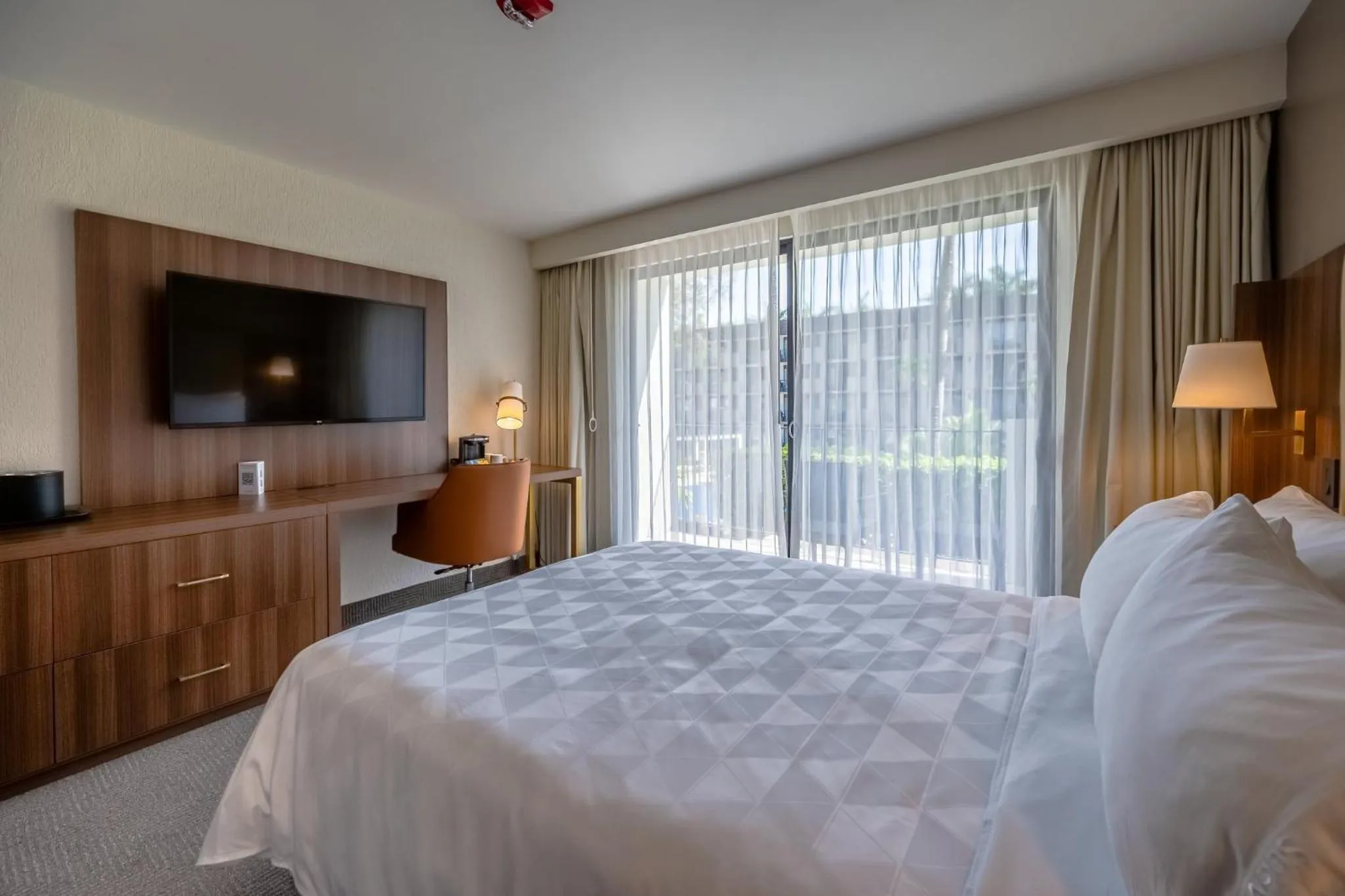 Photo of the whole room, Bed in Holiday Inn San Jose La Sabana by IHG