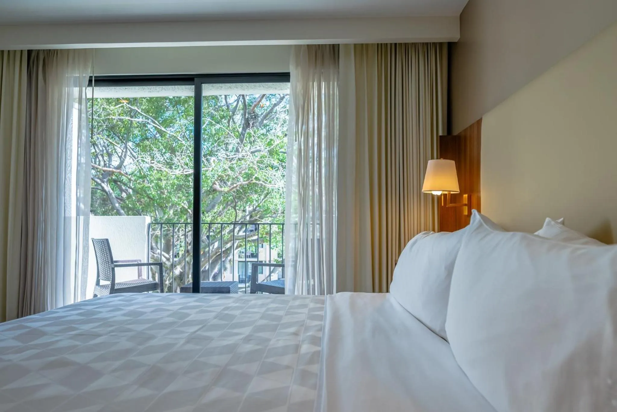 Photo of the whole room, Bed in Holiday Inn San Jose La Sabana by IHG