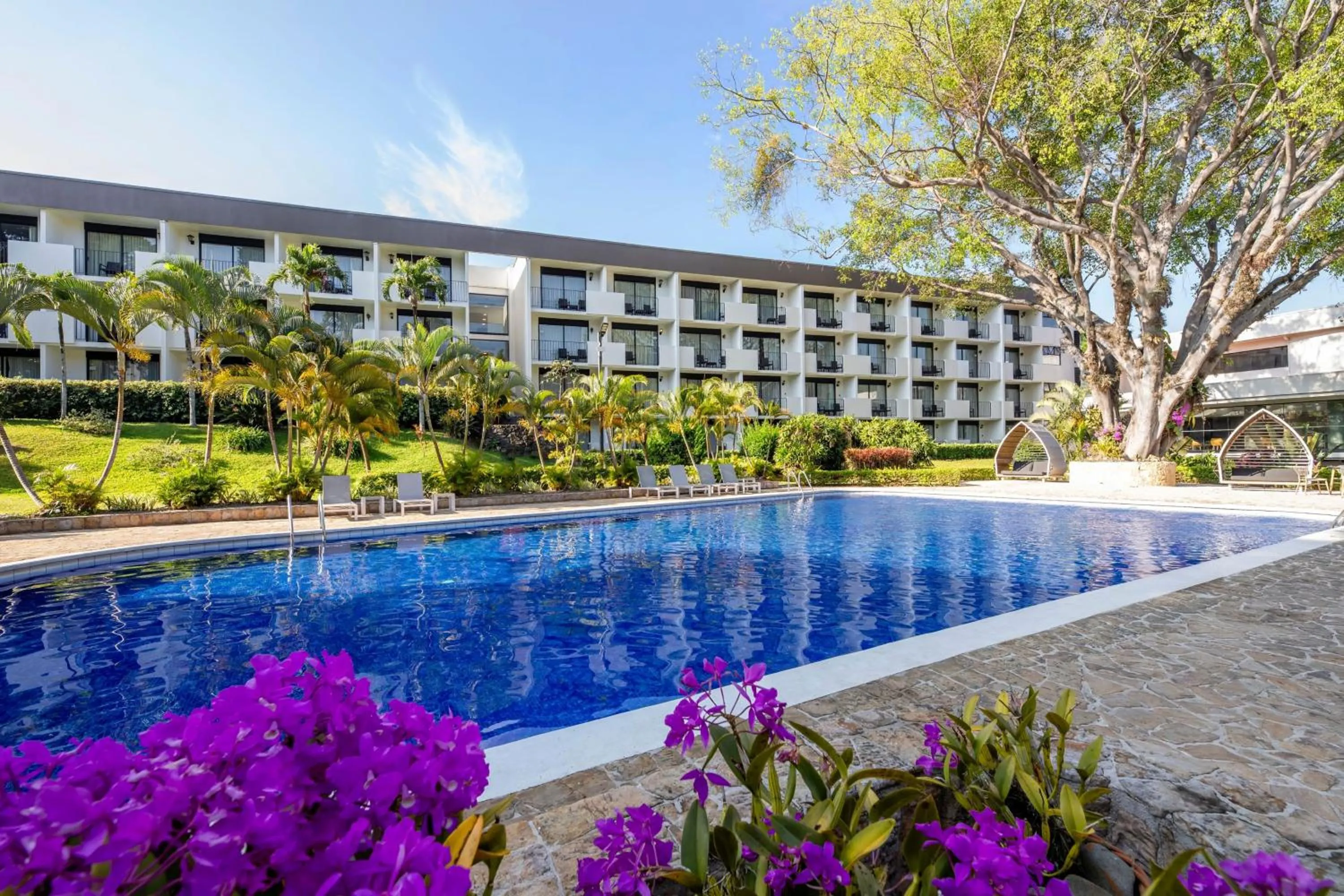 Swimming pool in Holiday Inn San Jose La Sabana by IHG