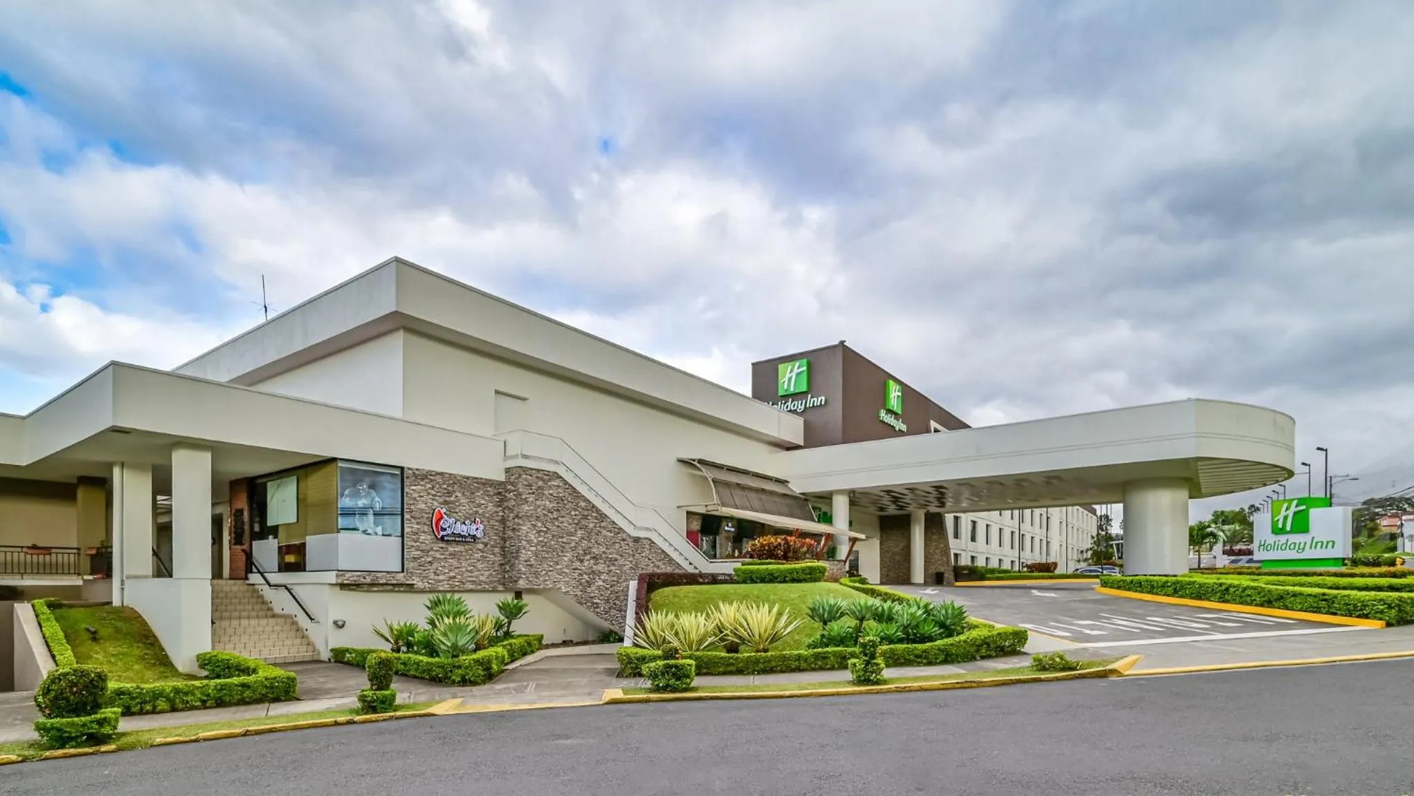 Property building in Holiday Inn San Jose La Sabana by IHG