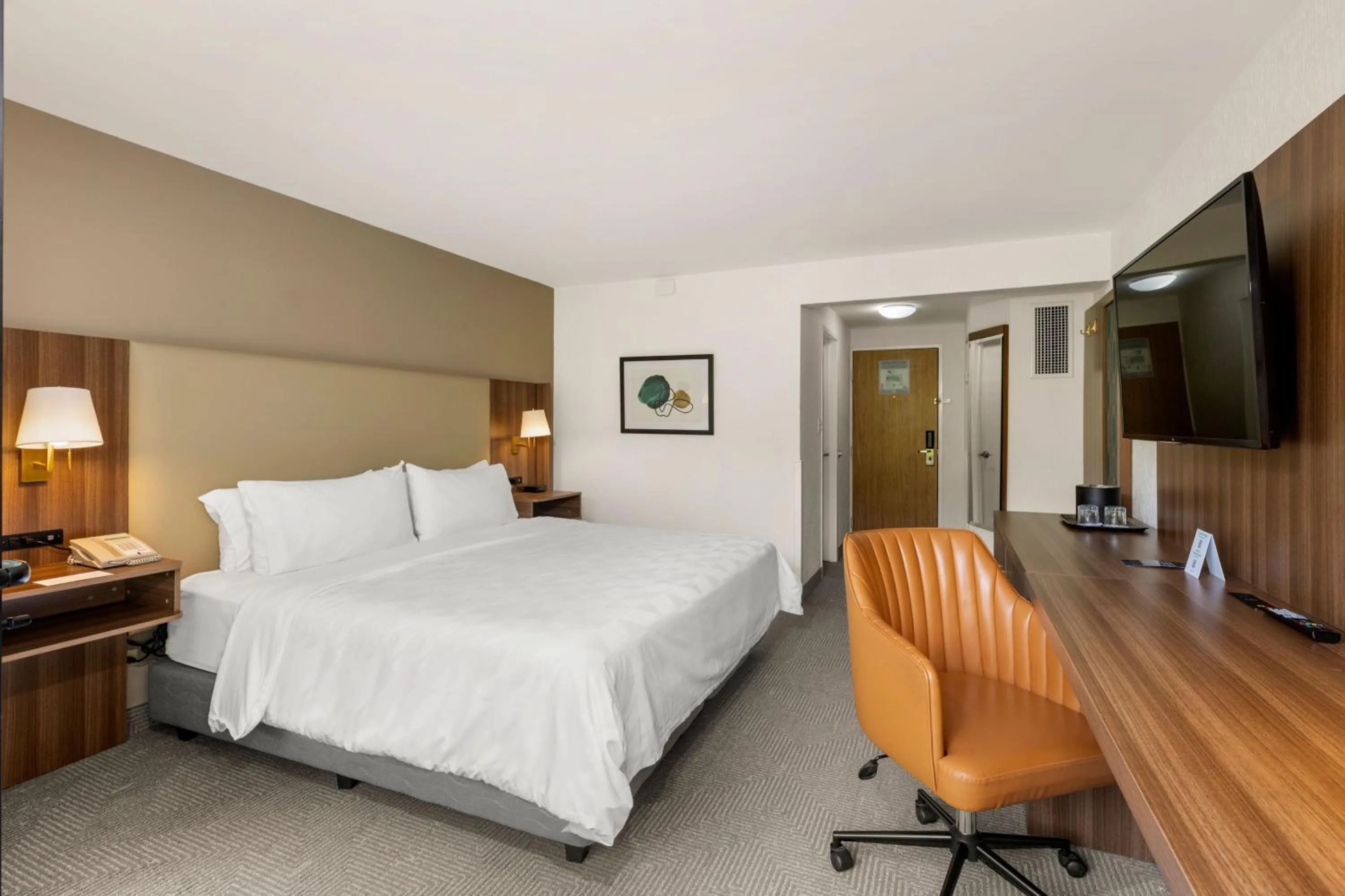 Photo of the whole room, Bed in Holiday Inn San Jose La Sabana by IHG