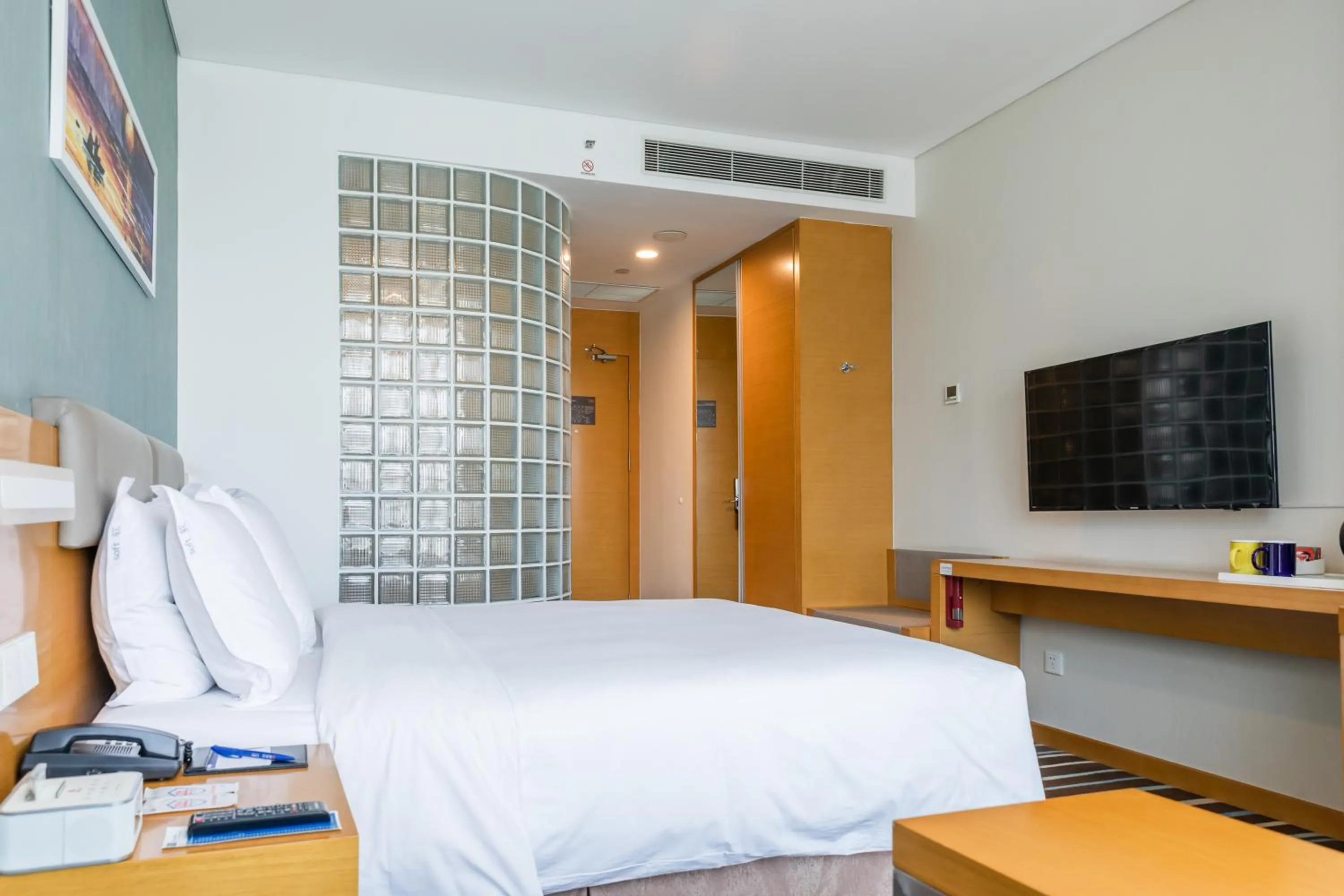 Bedroom, Bed in Holiday Inn Express Xi'an North by IHG