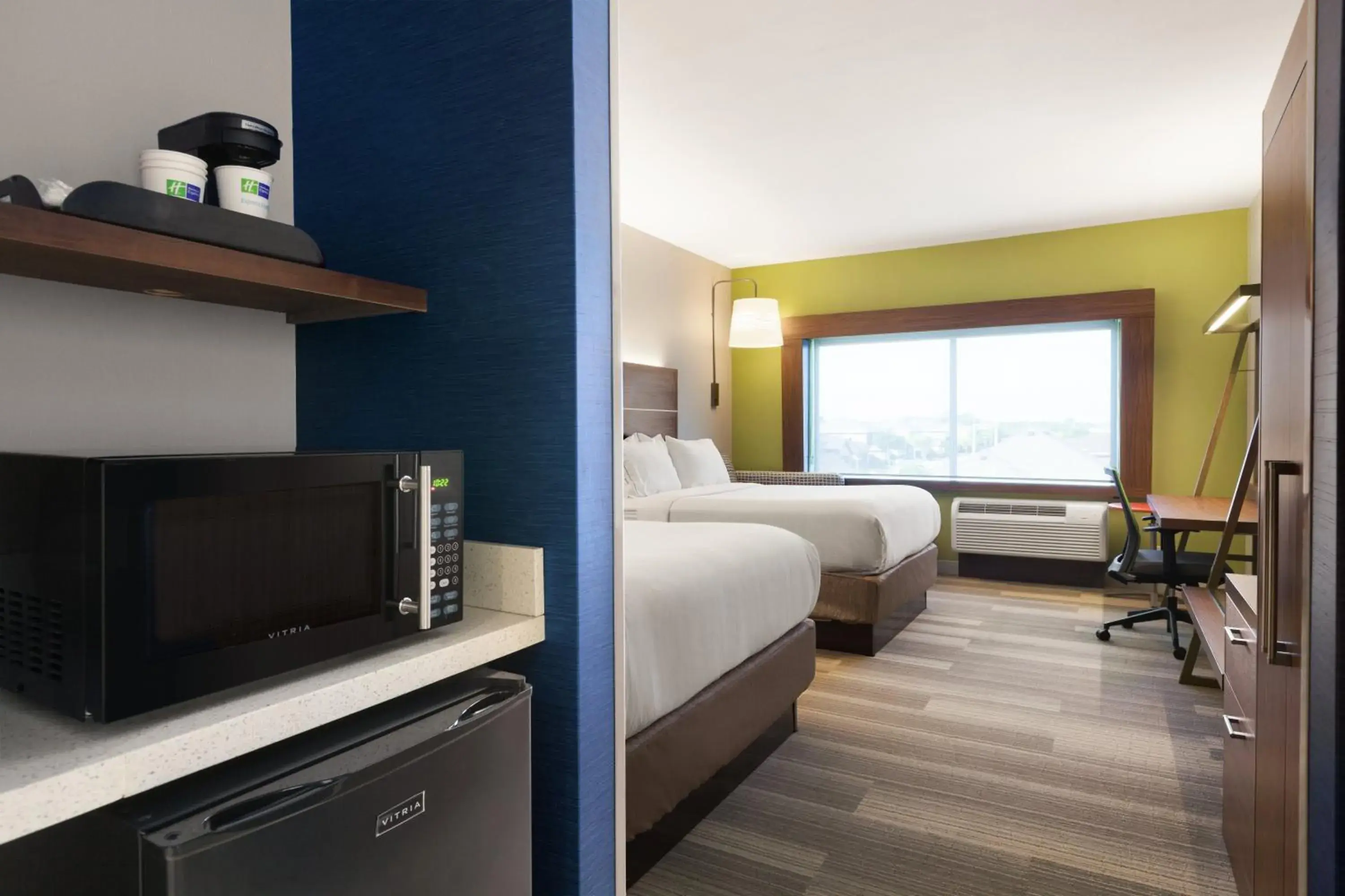 Suite - Hearing Accessible in Holiday Inn Express & Suites - McAllen - Medical Center Area by IHG Suite - Hearing Accessible in Holiday Inn Express & Suites - McAllen - Medical Center Area by IHG