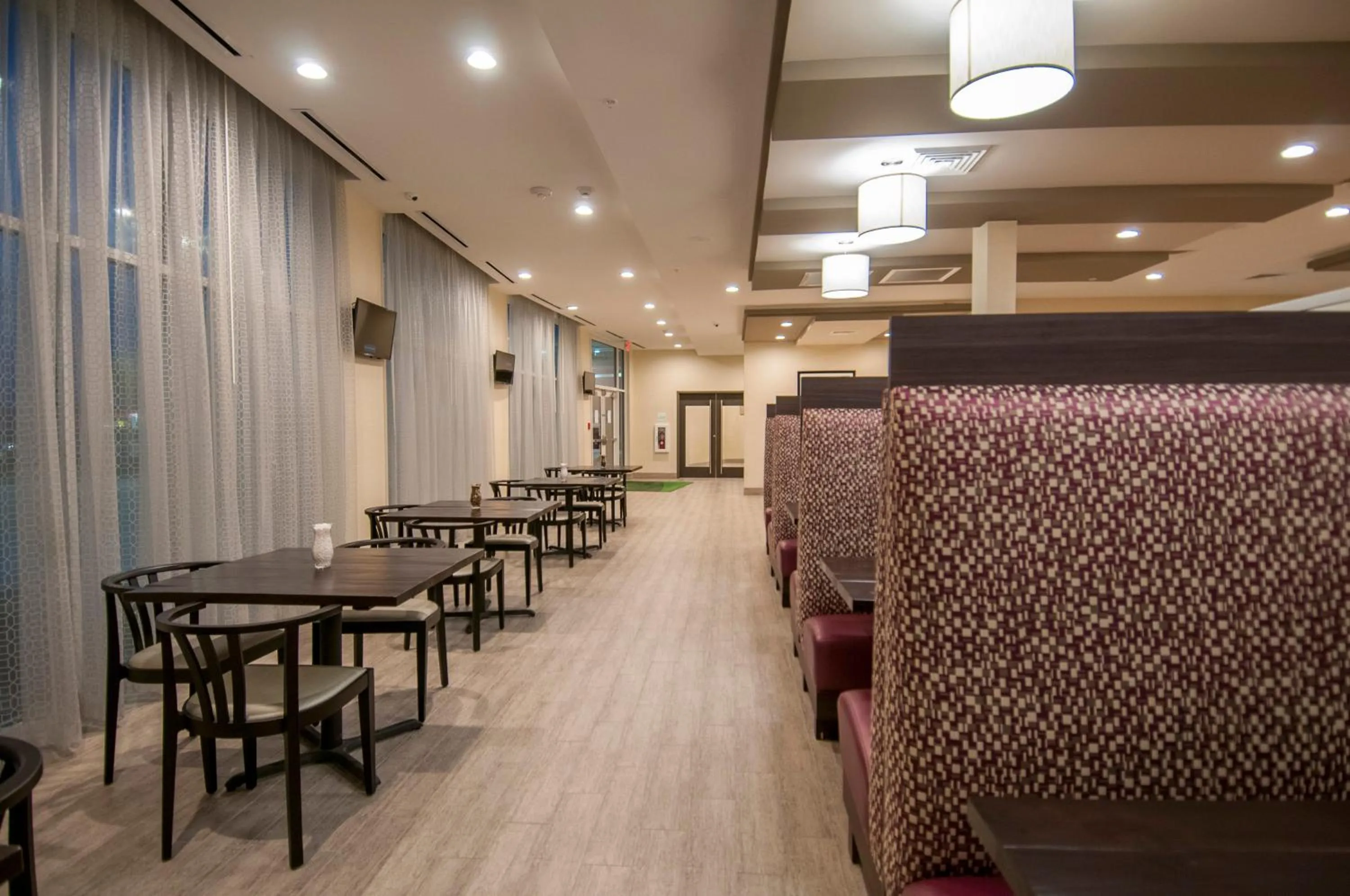 Restaurant/places to eat in Holiday Inn - New Orleans Airport North by IHG