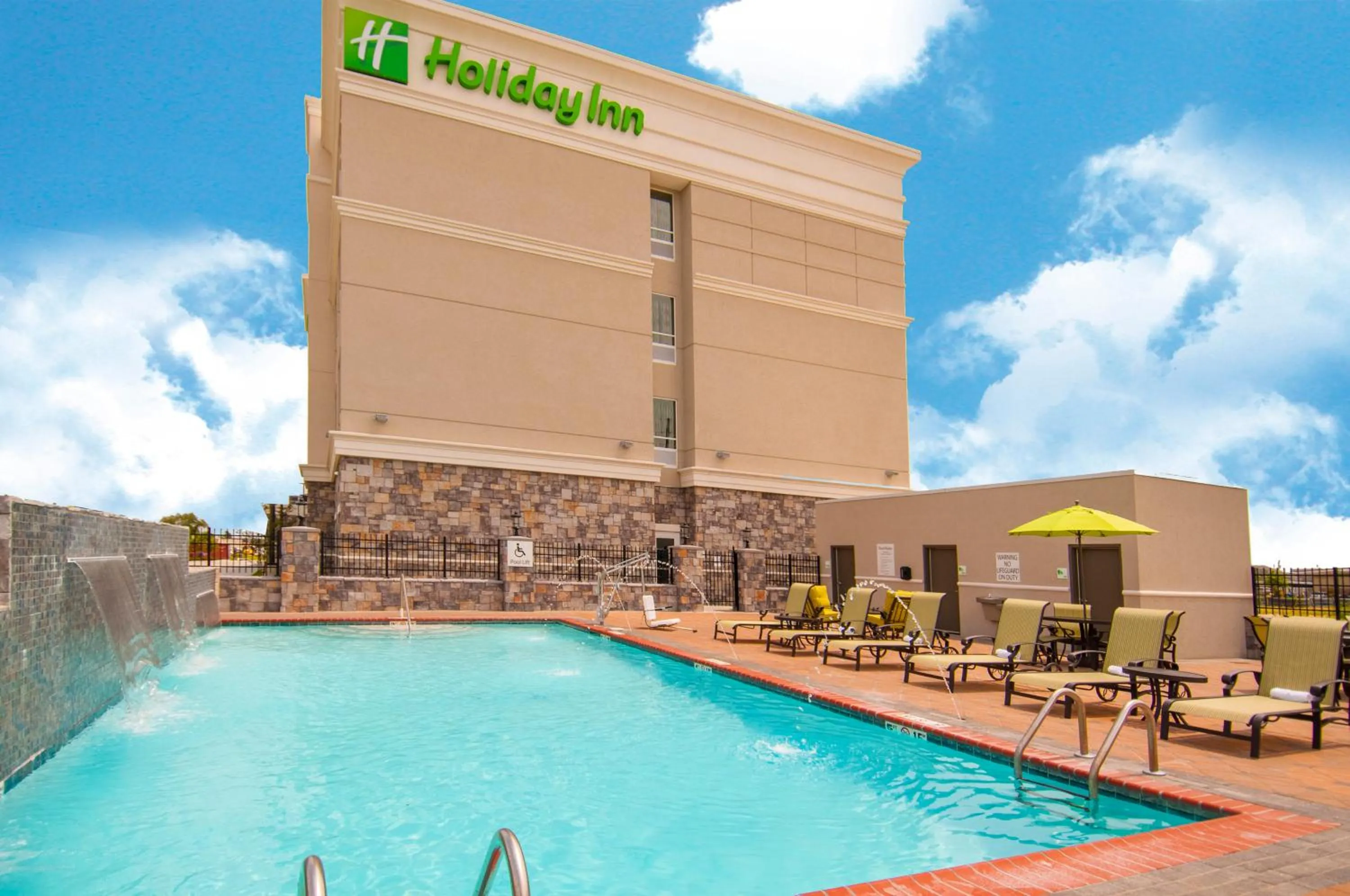 Swimming pool in Holiday Inn - New Orleans Airport North by IHG