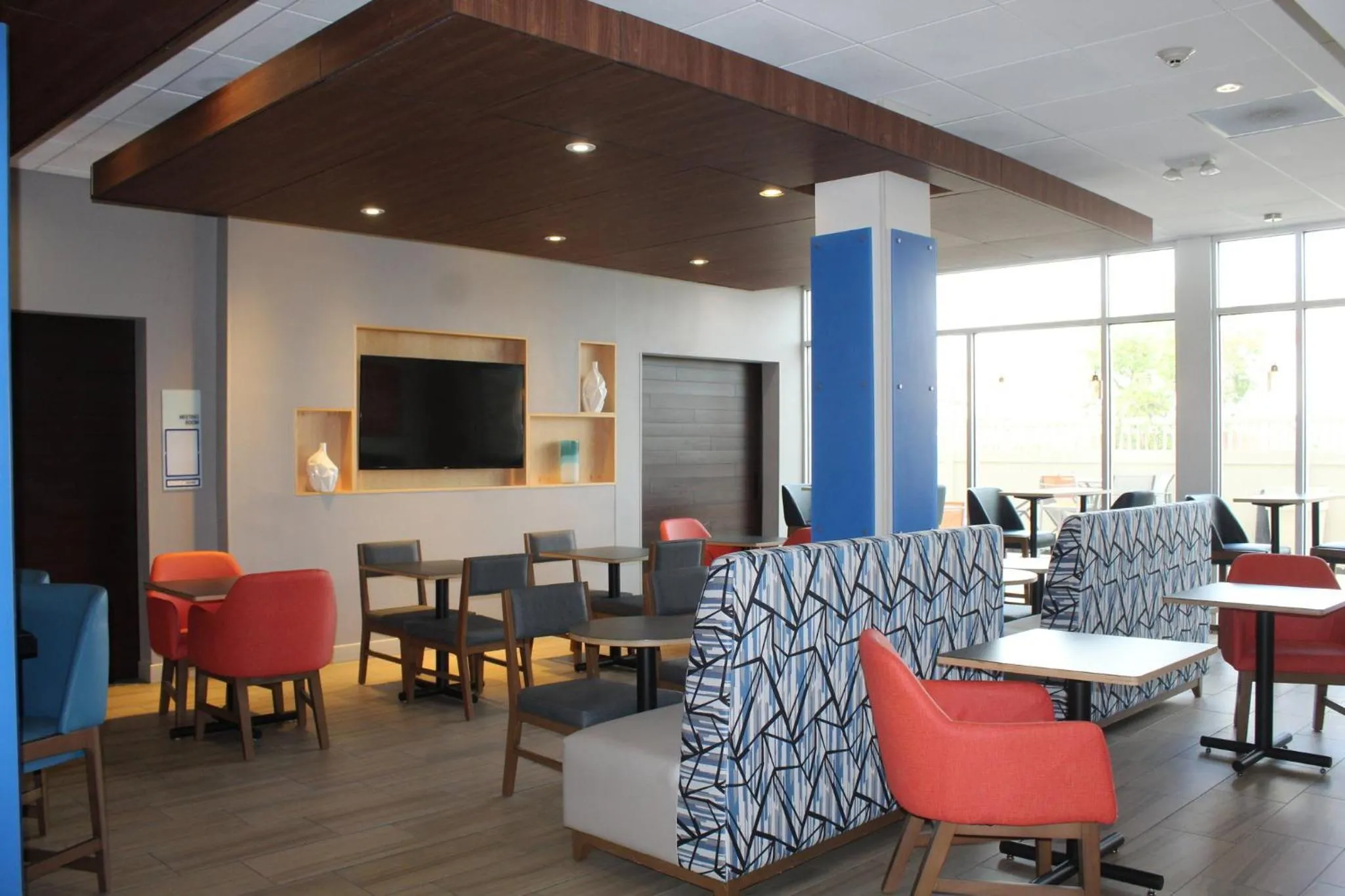 Breakfast in Holiday Inn Express & Suites - Roswell by IHG