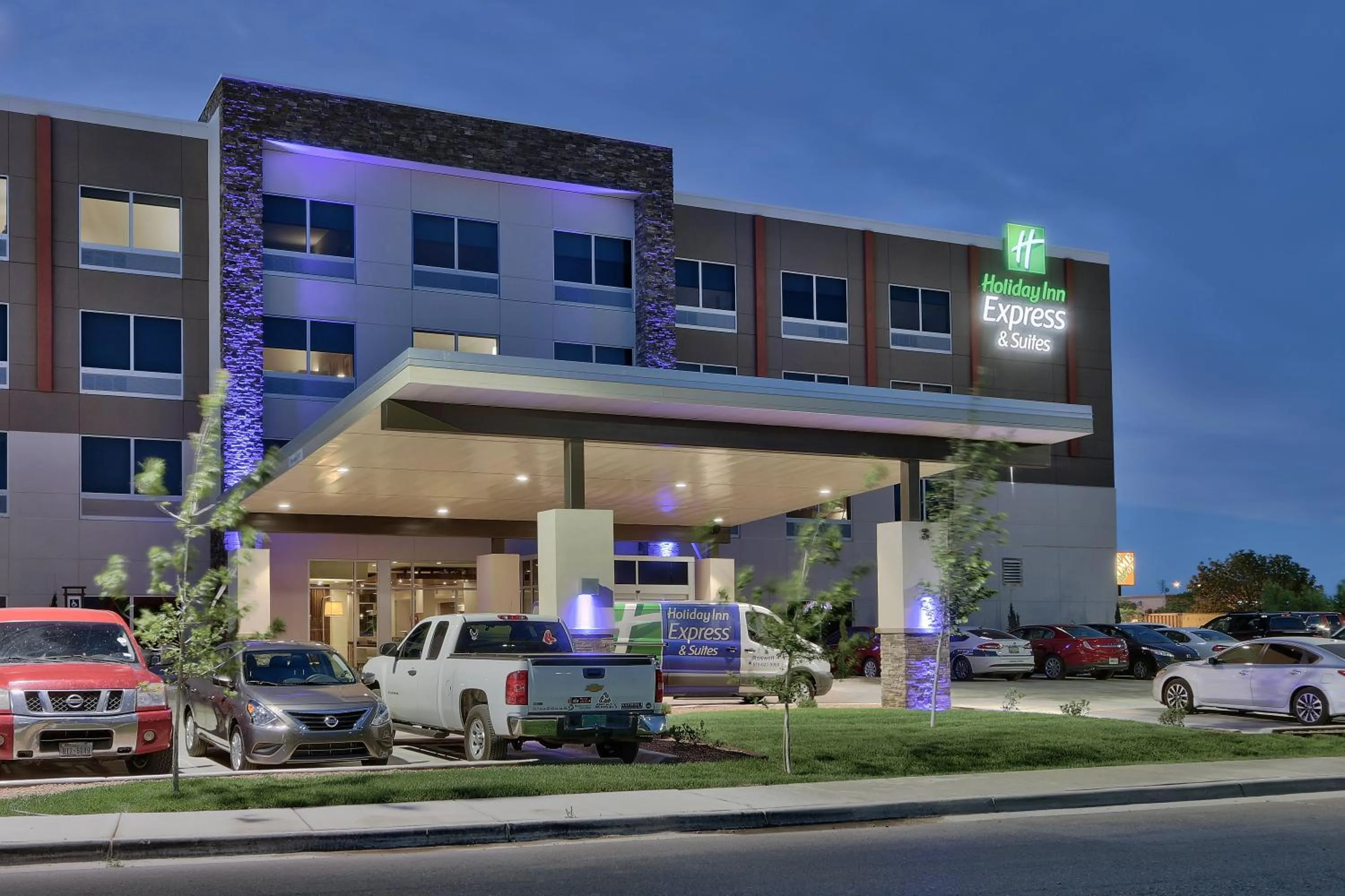 Property building in Holiday Inn Express & Suites - Roswell by IHG